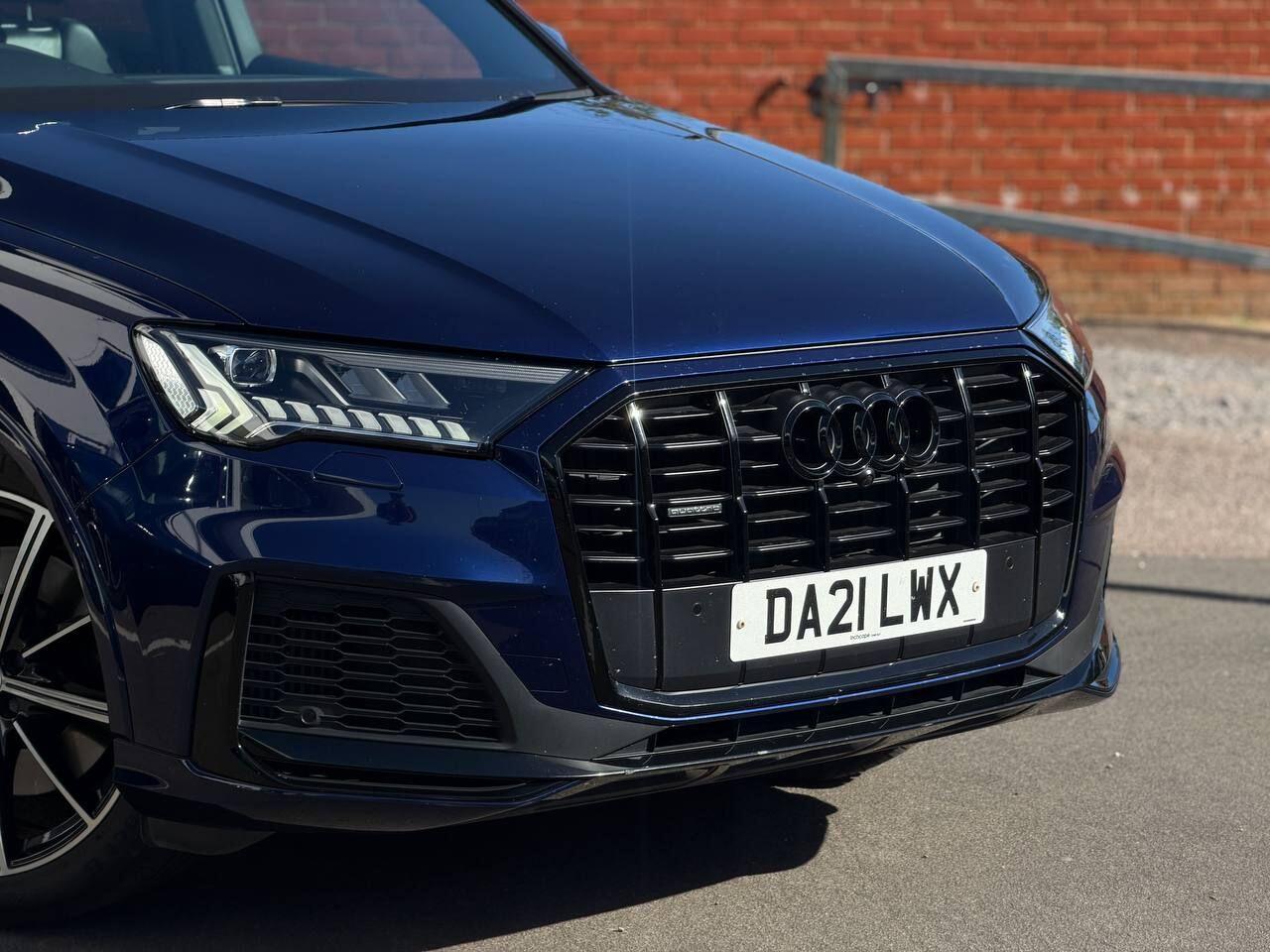 Audi Q7 view 59