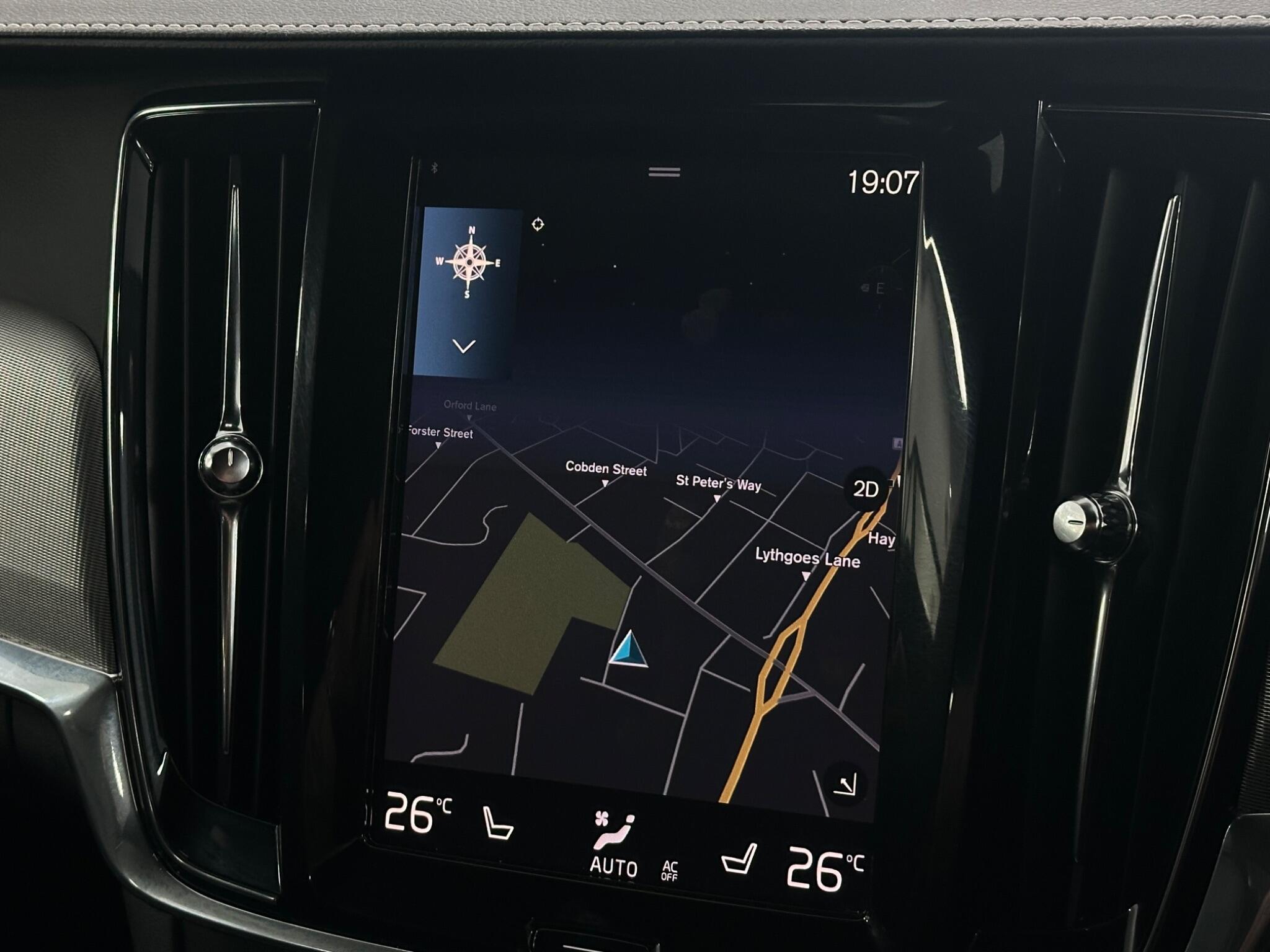Volvo S90 view 28