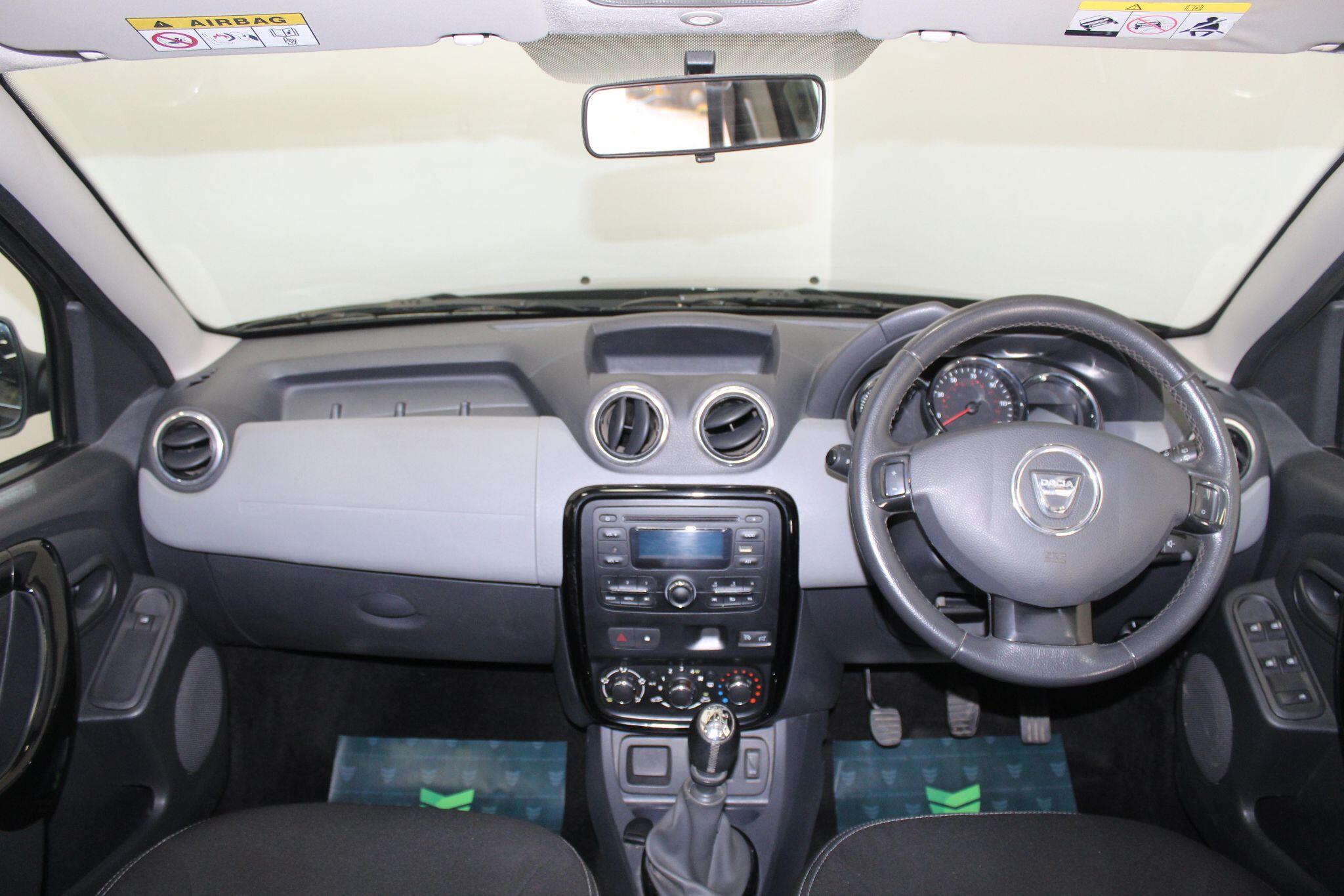 Dacia Duster view 28