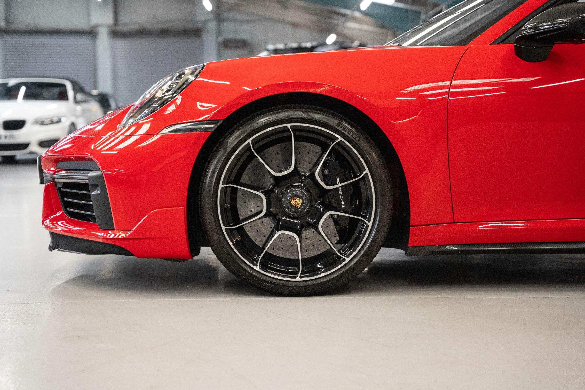 Porsche 911 view 14