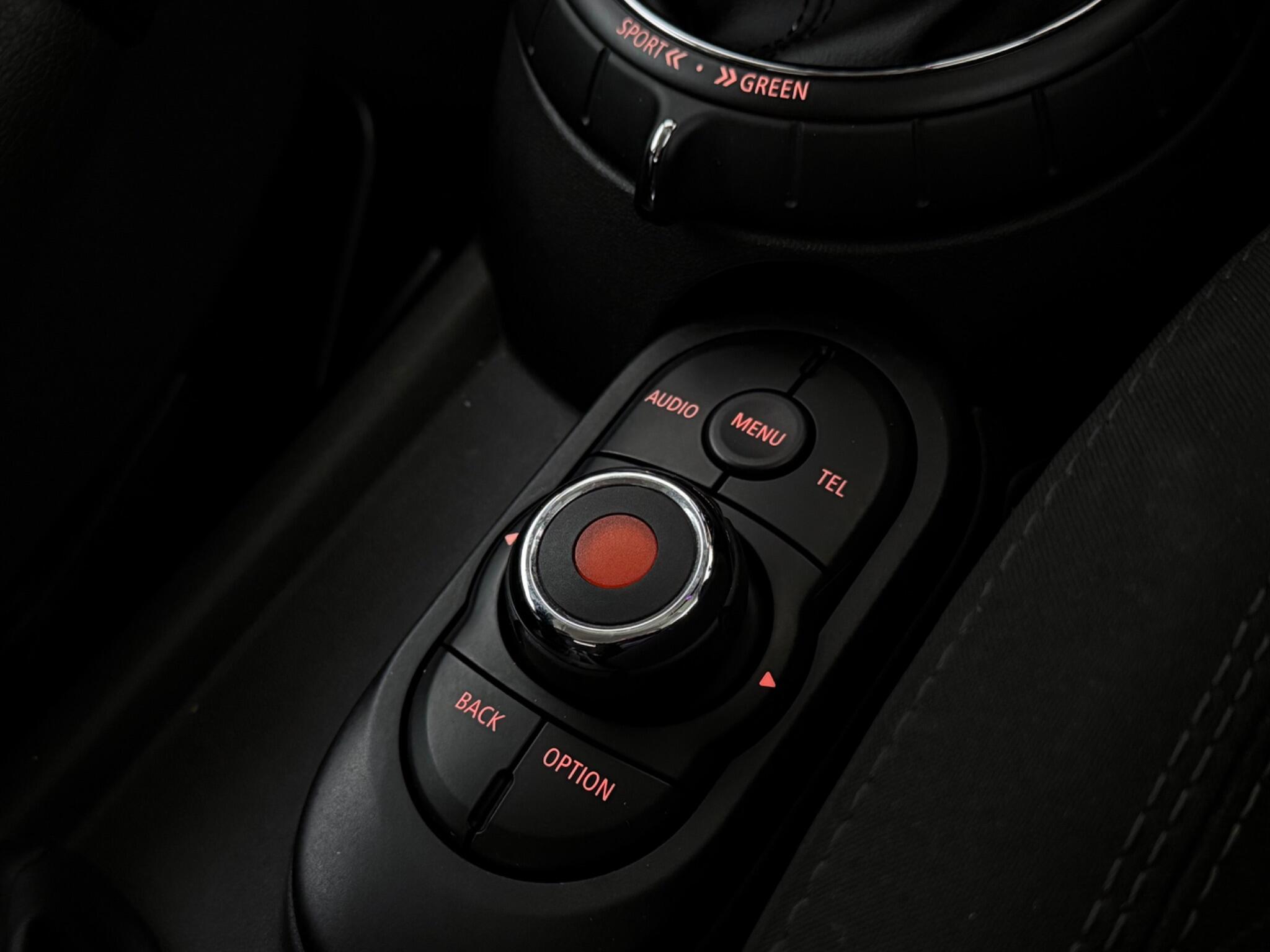 Mini Hatch view 21