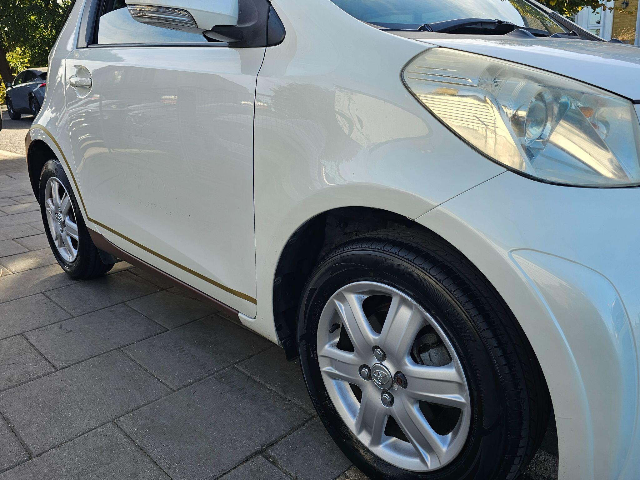 Toyota Iq view 17