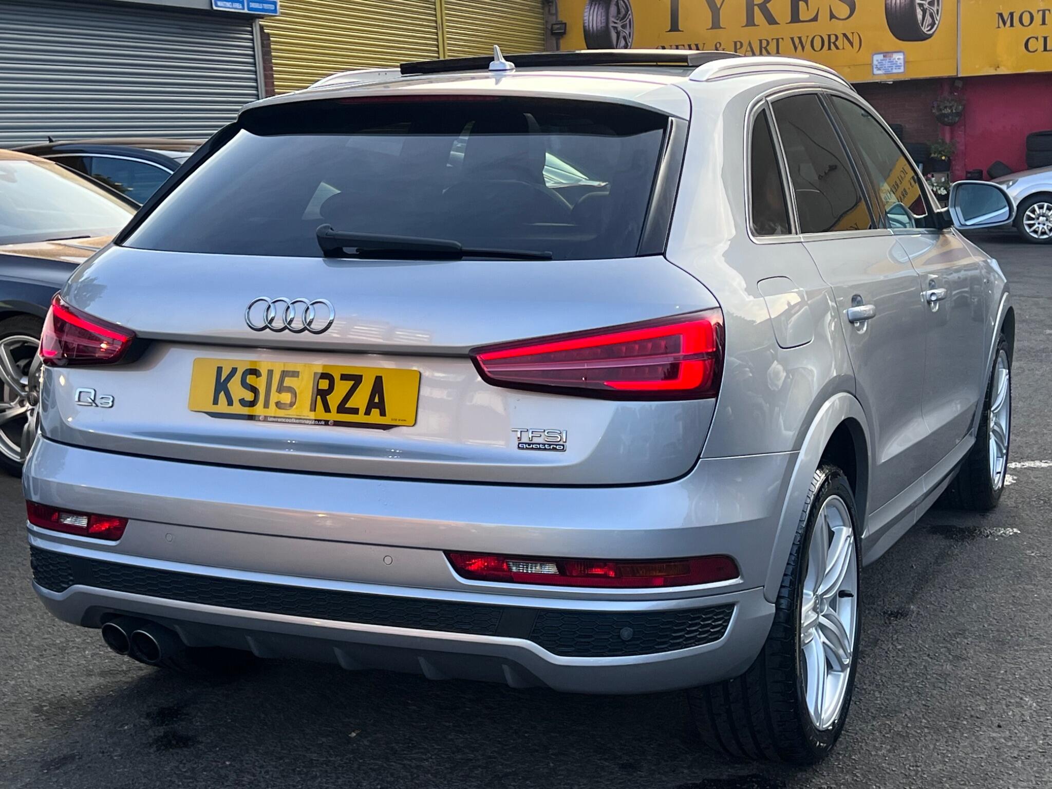 Audi Q3 view 9
