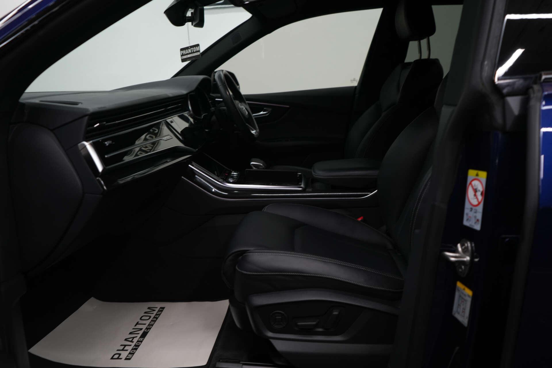 Audi Q8 view 18