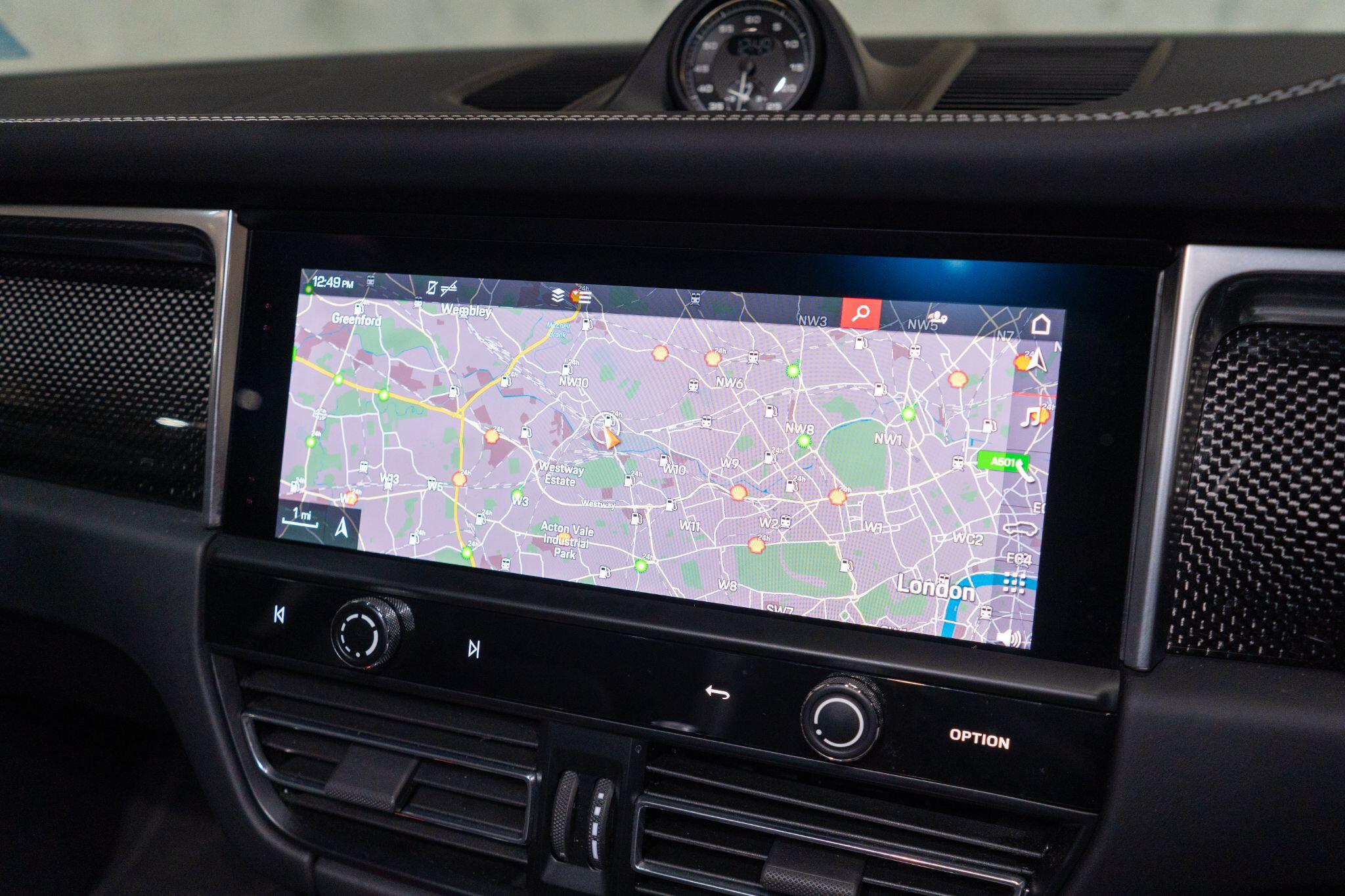 Porsche Macan view 22