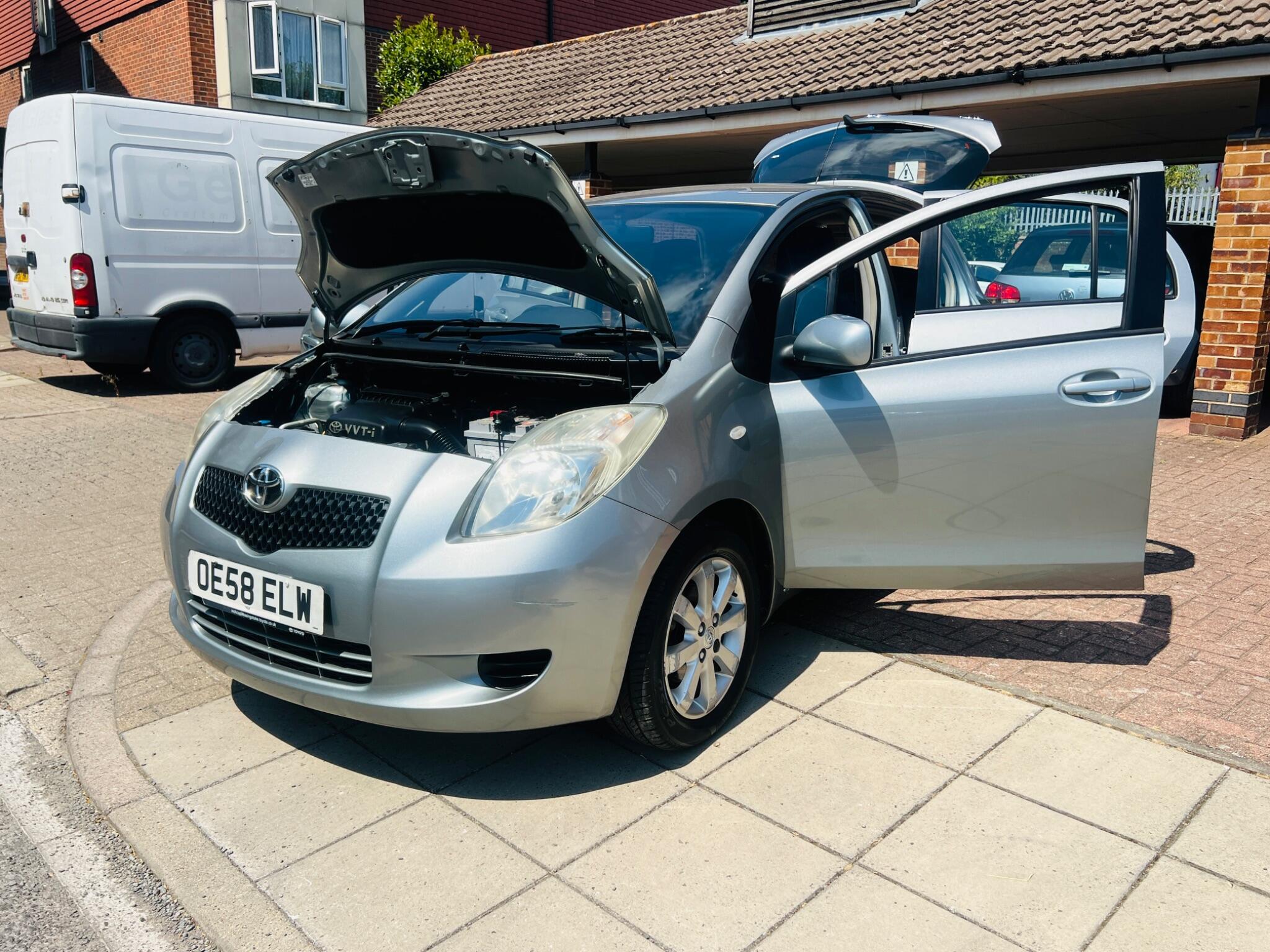 Toyota Yaris view 5