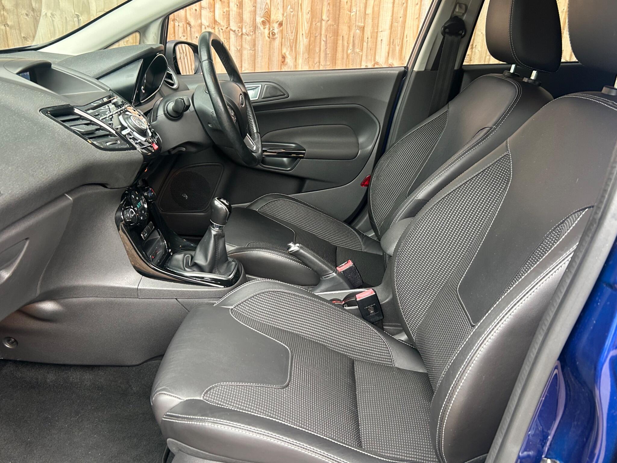 Ford Fiesta view 35