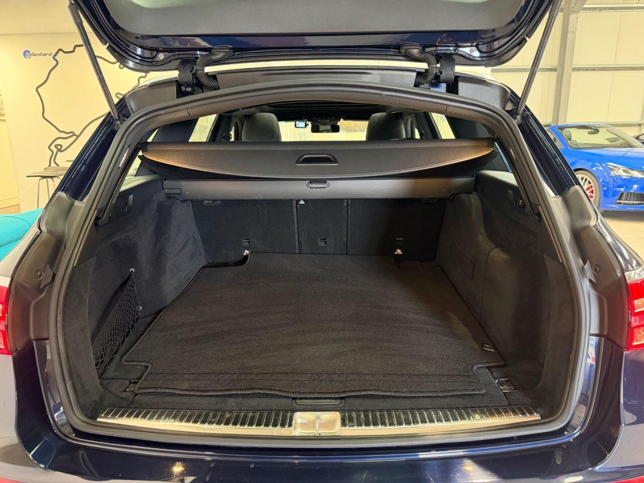 Mercedes-Benz E Class view 18