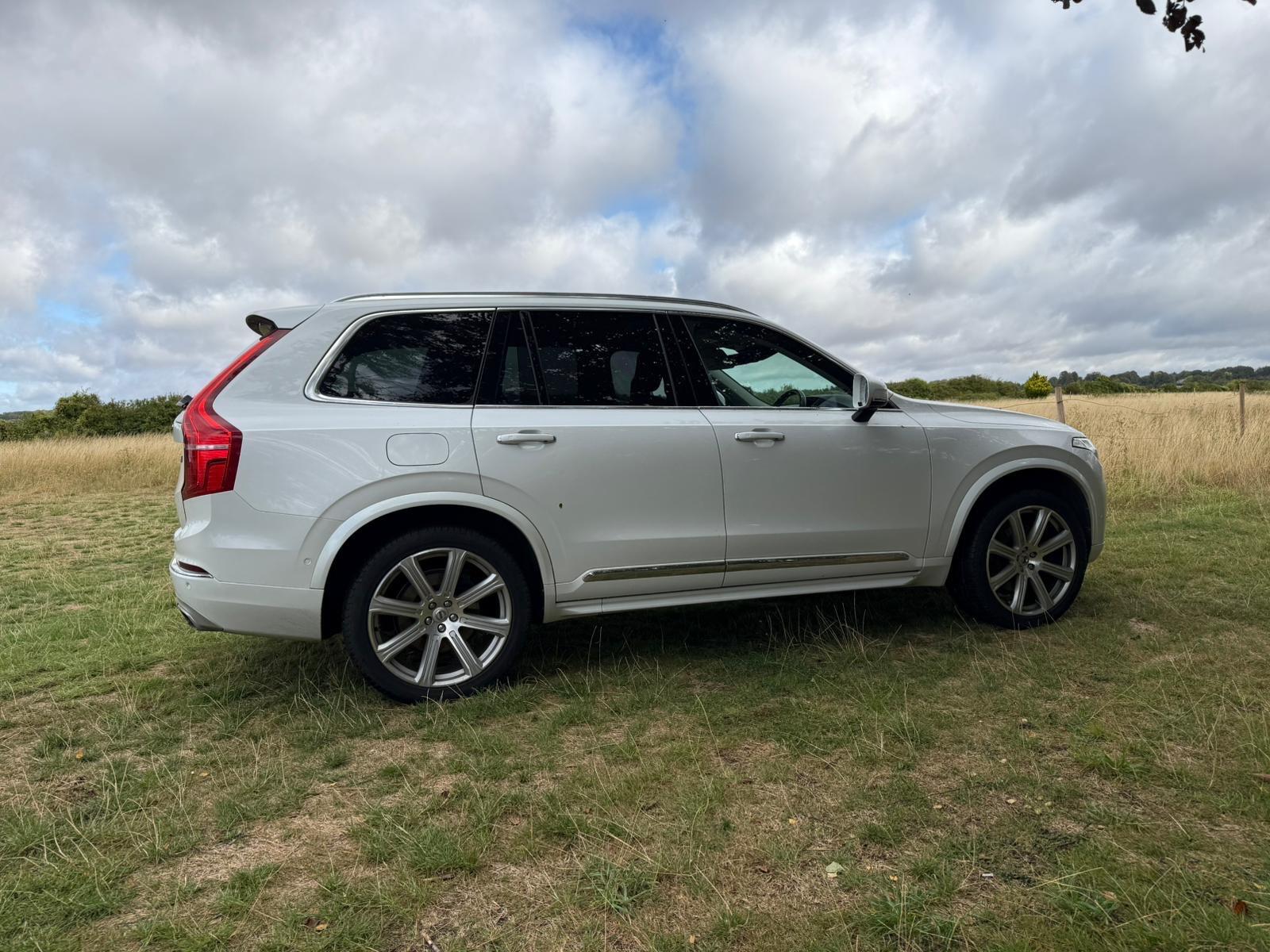 Volvo XC90 view 10