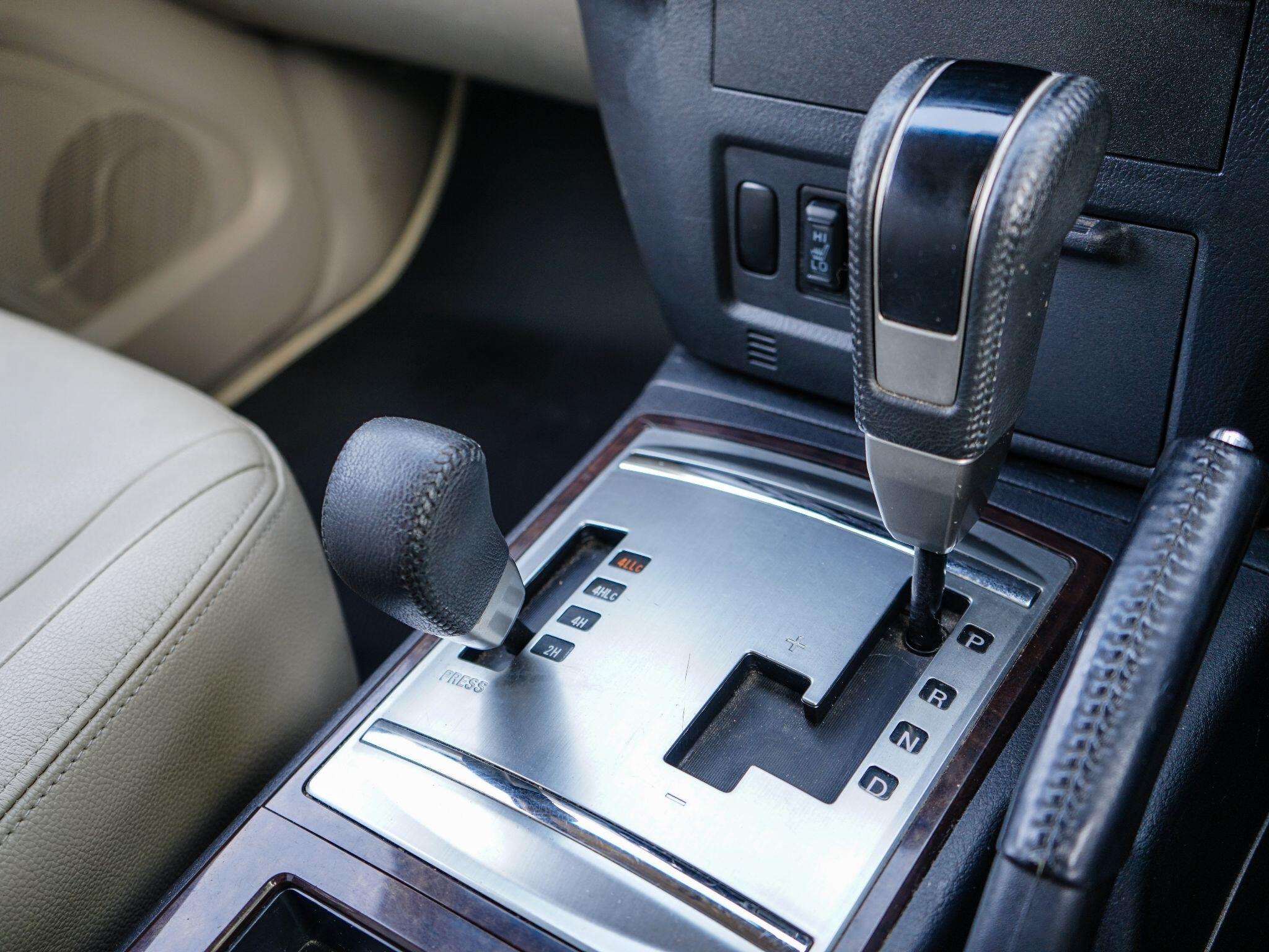 Mitsubishi Shogun view 30