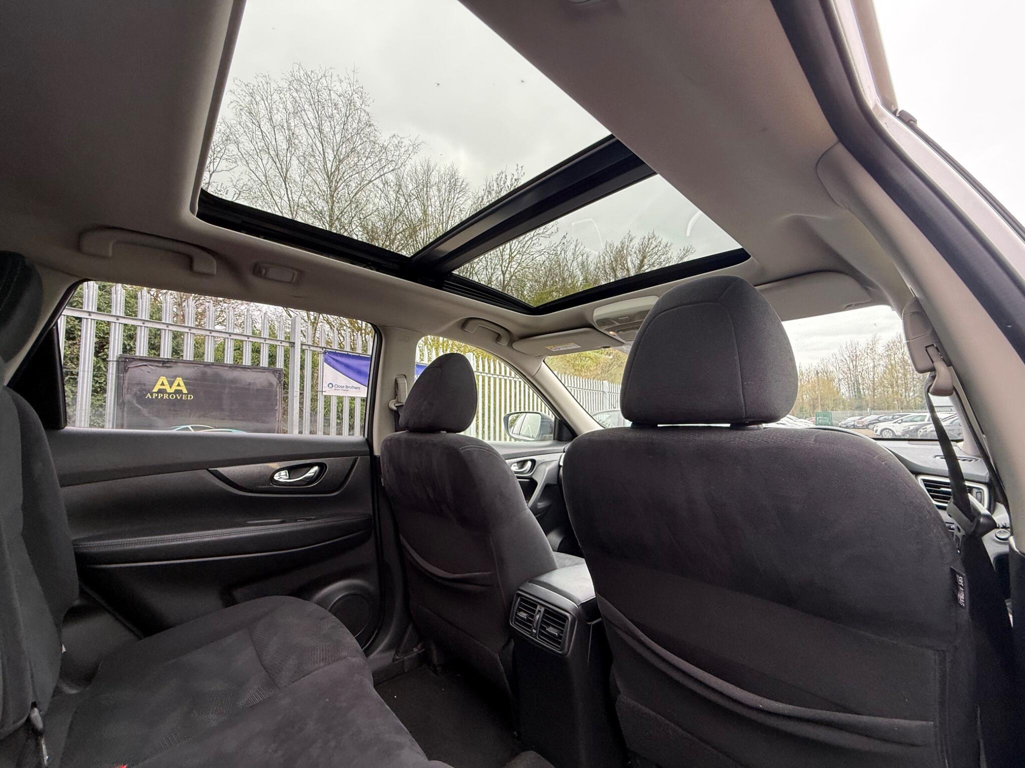 2017 Nissan X-Trail image 30