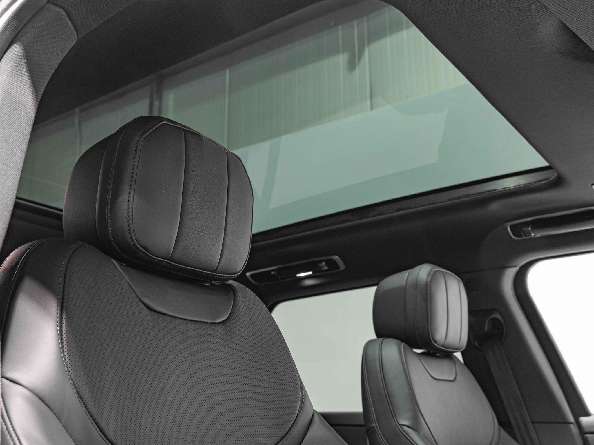 Land Rover Range Rover Sport view 3