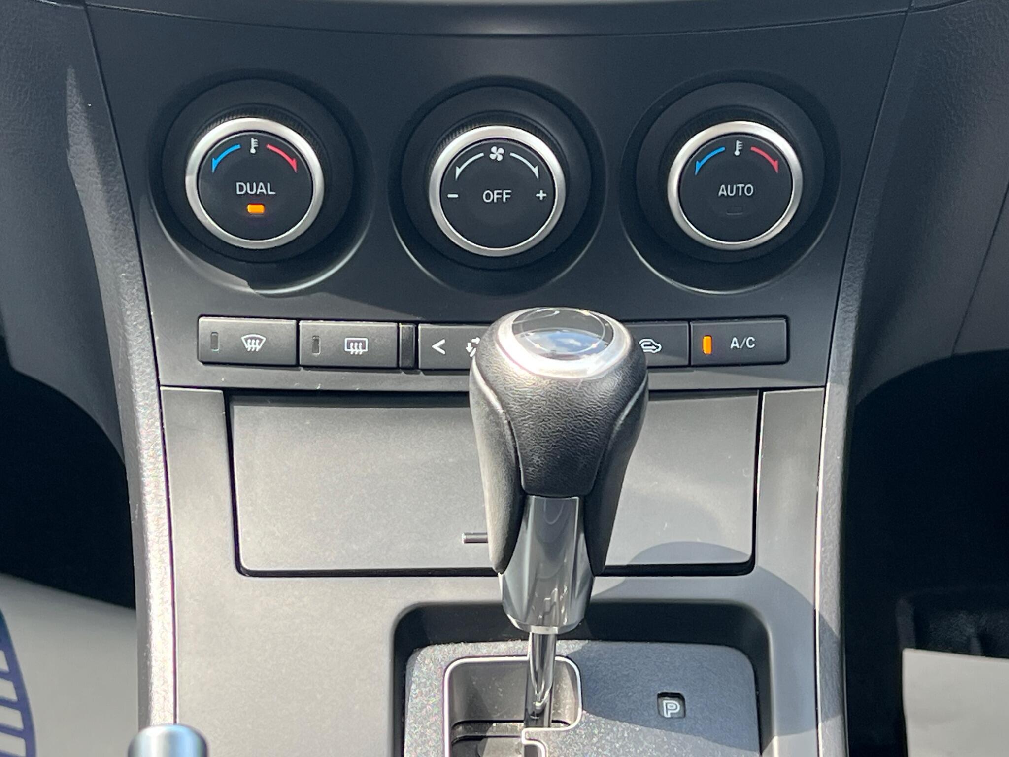 Mazda Mazda3 view 36