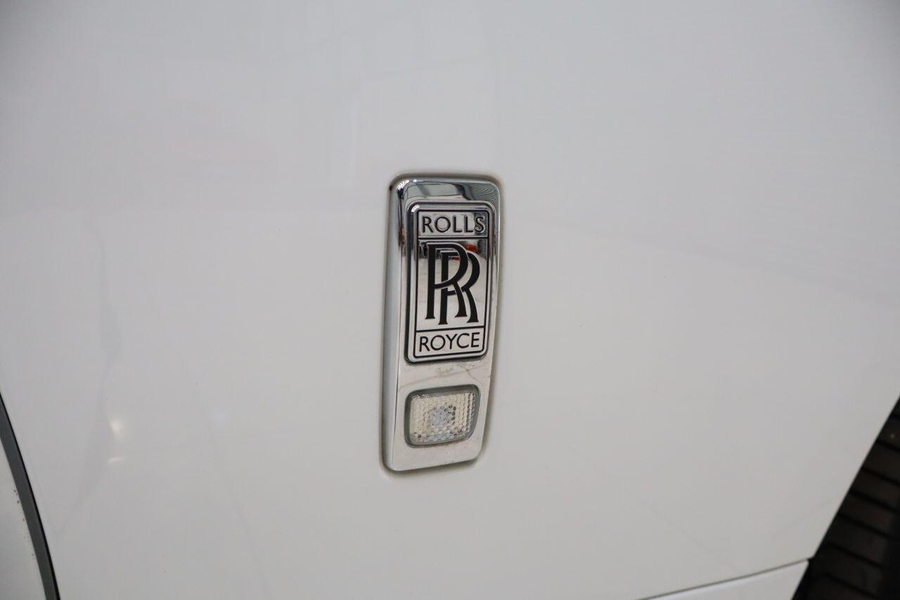 Rolls-Royce Wraith view 10