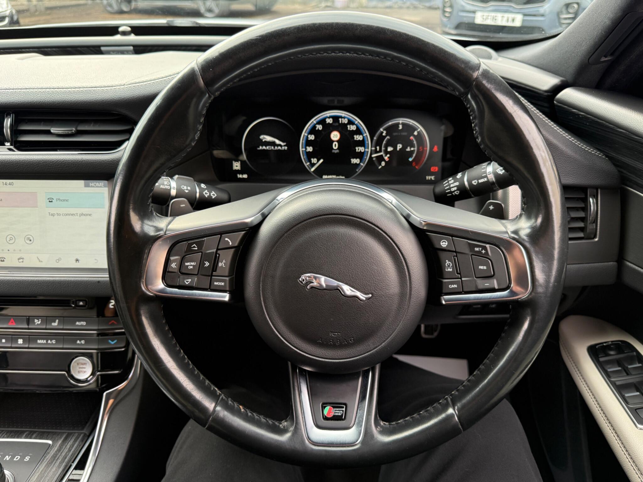 Jaguar XF - Image 60