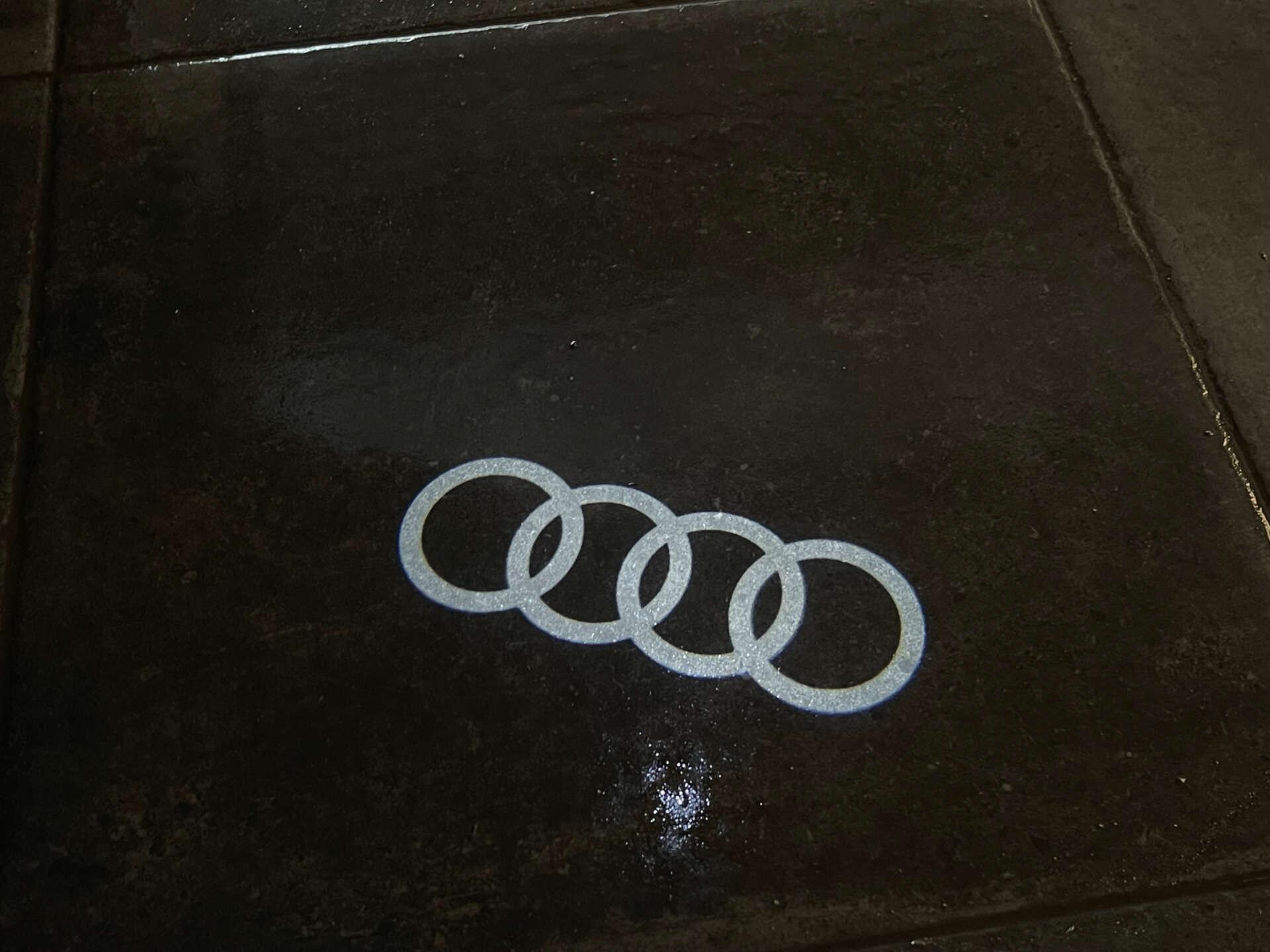 Audi S4 view 12