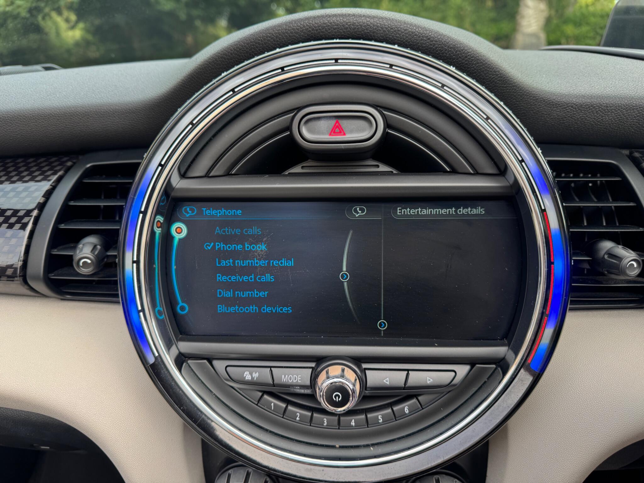 Mini Convertible view 83