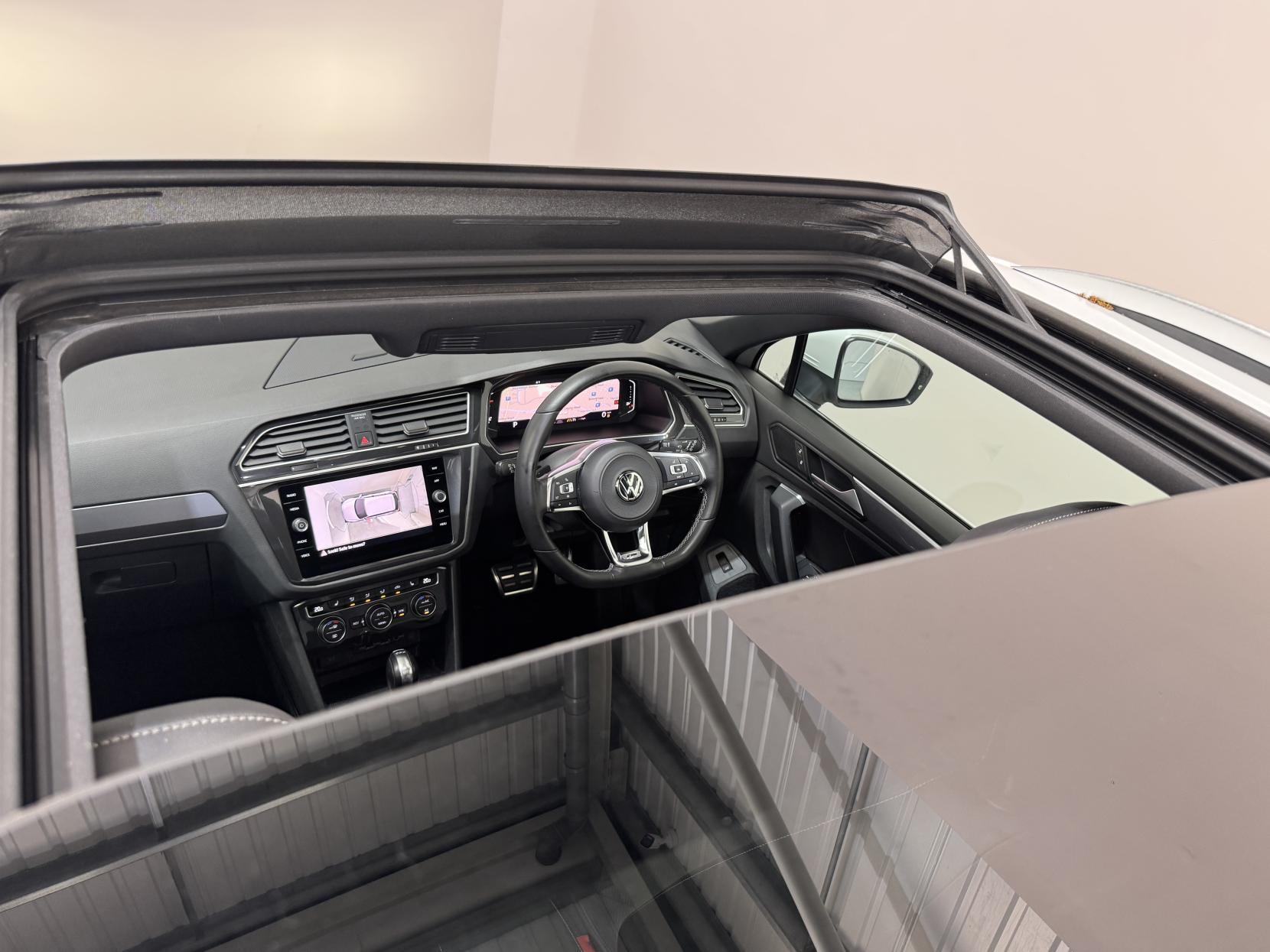Volkswagen Tiguan view 12
