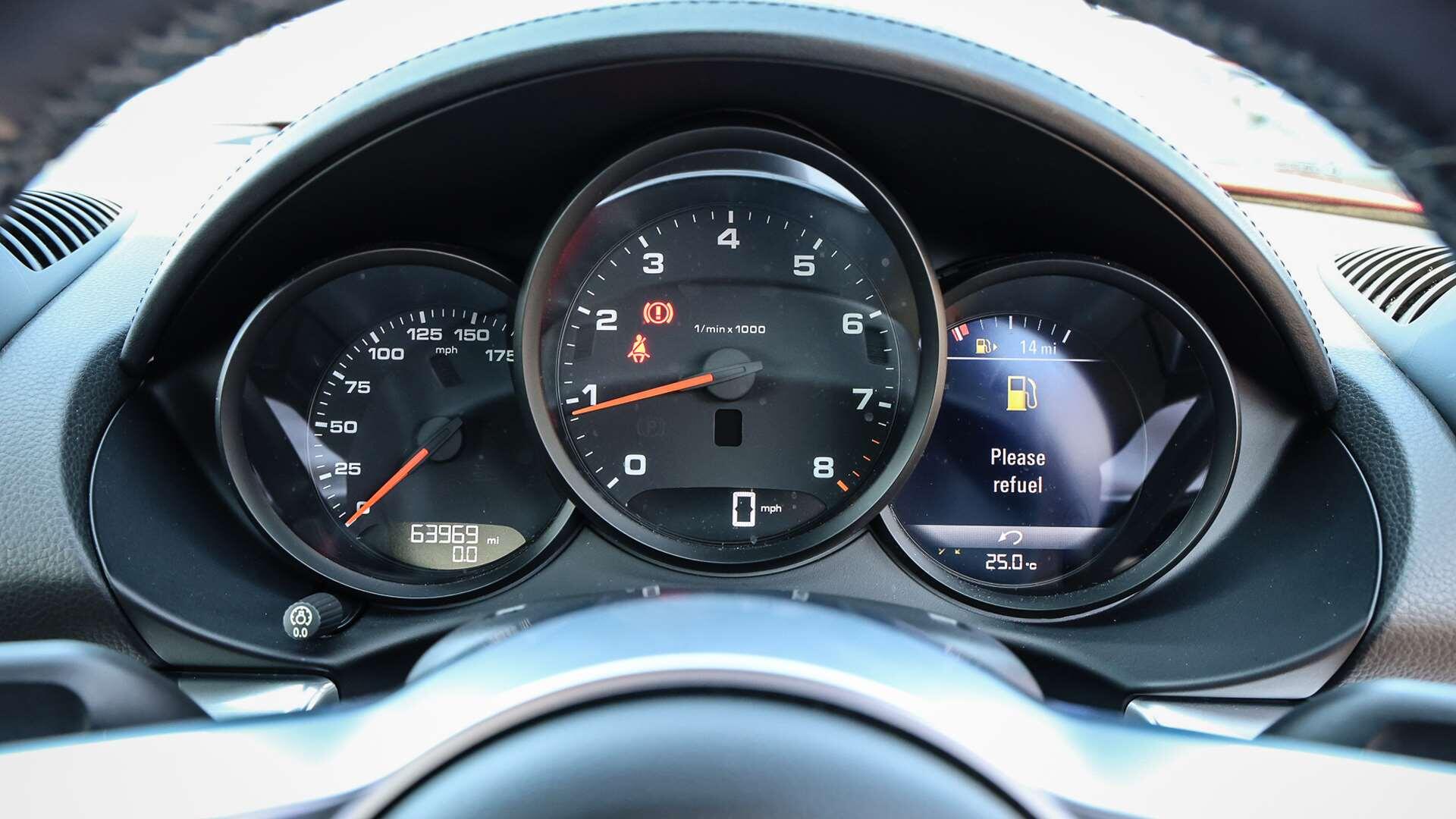 Porsche Cayman view 17