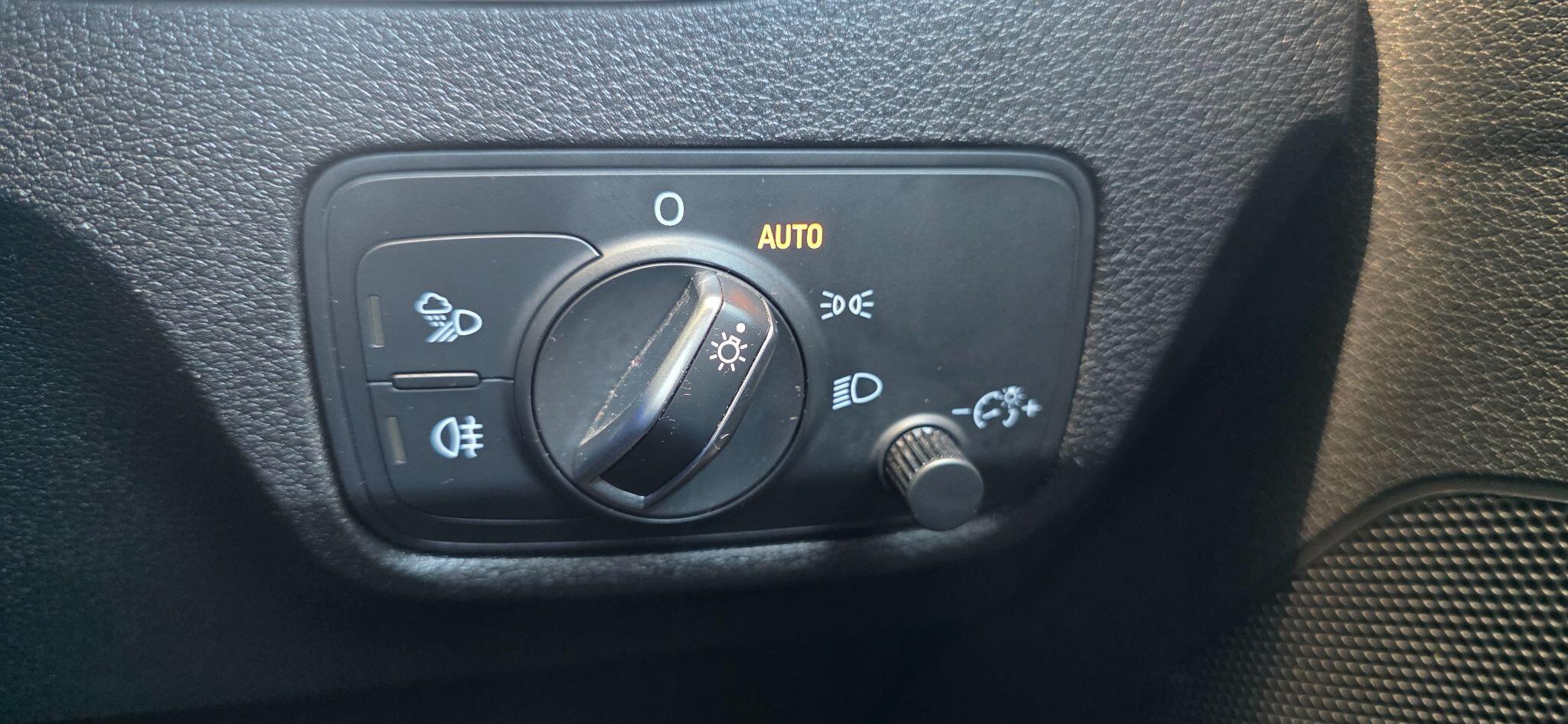 Audi Q2 view 47