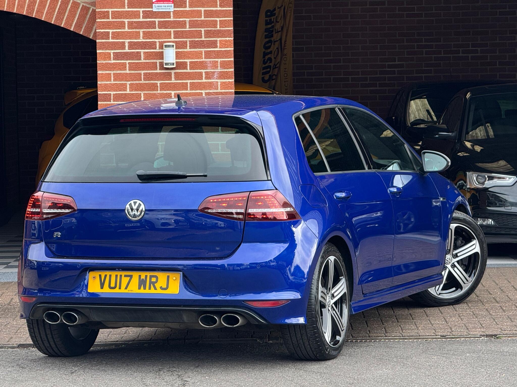 Volkswagen Golf view 4