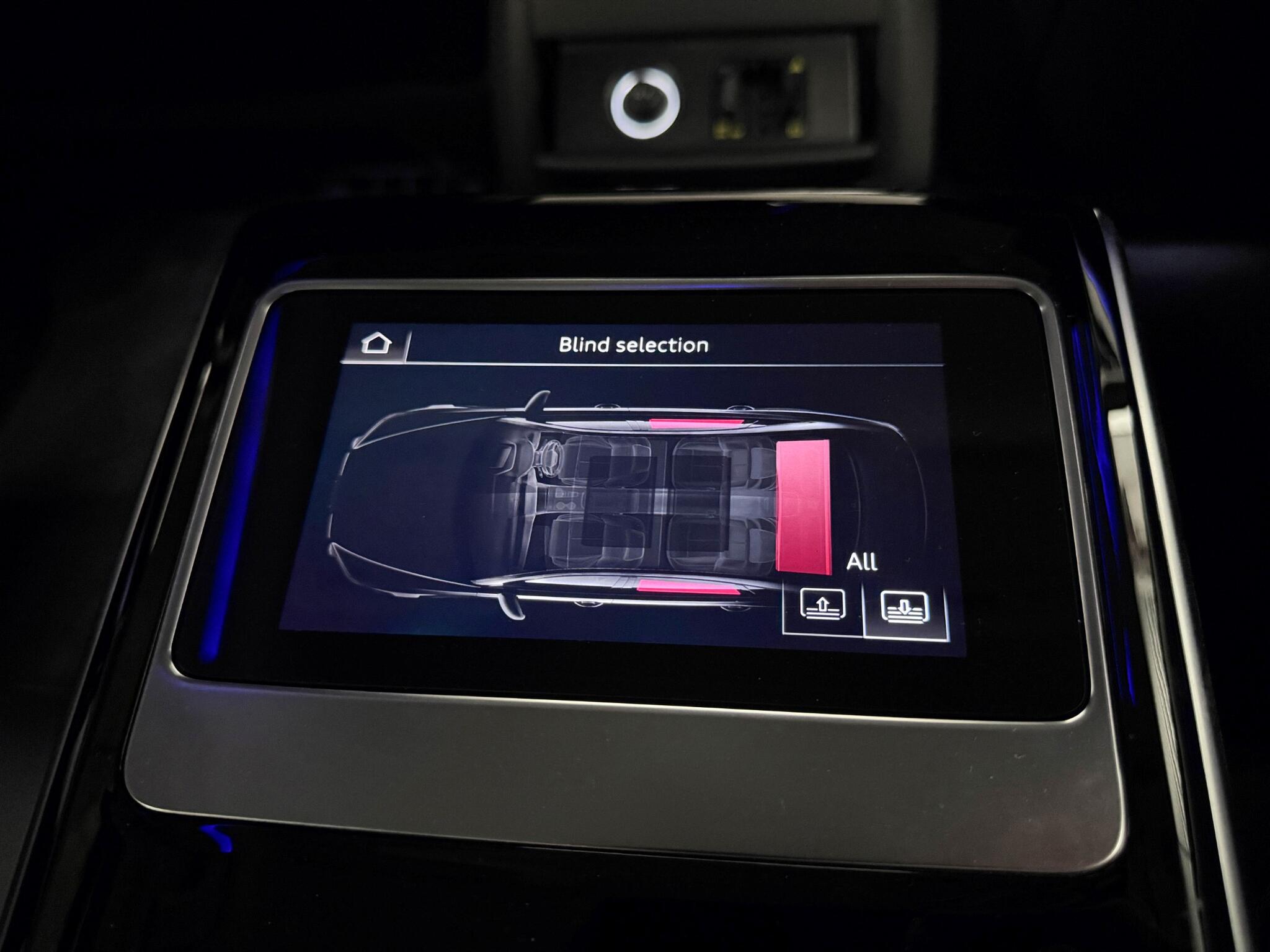 Audi A8 view 38