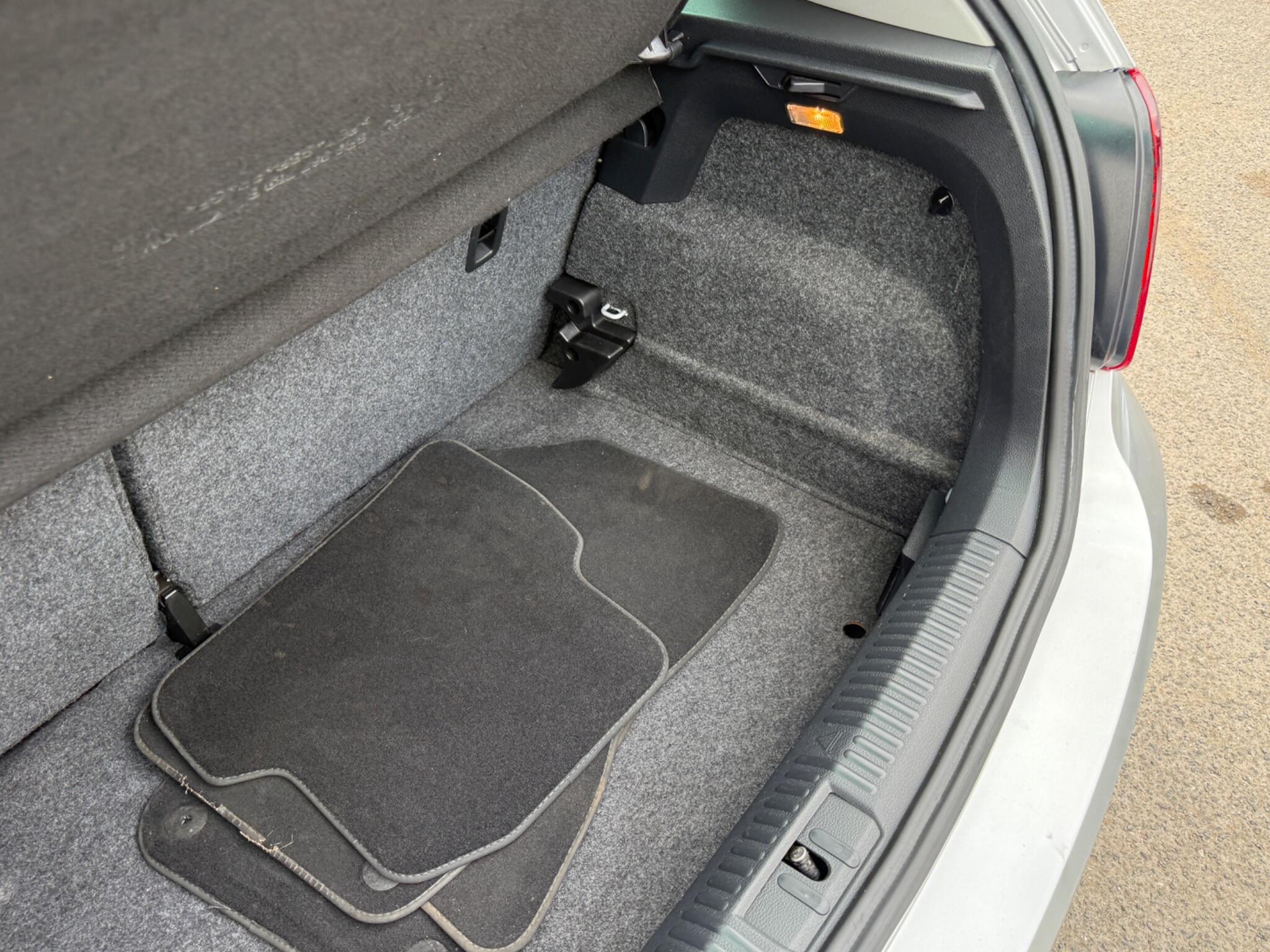 Volkswagen Polo - Image 41