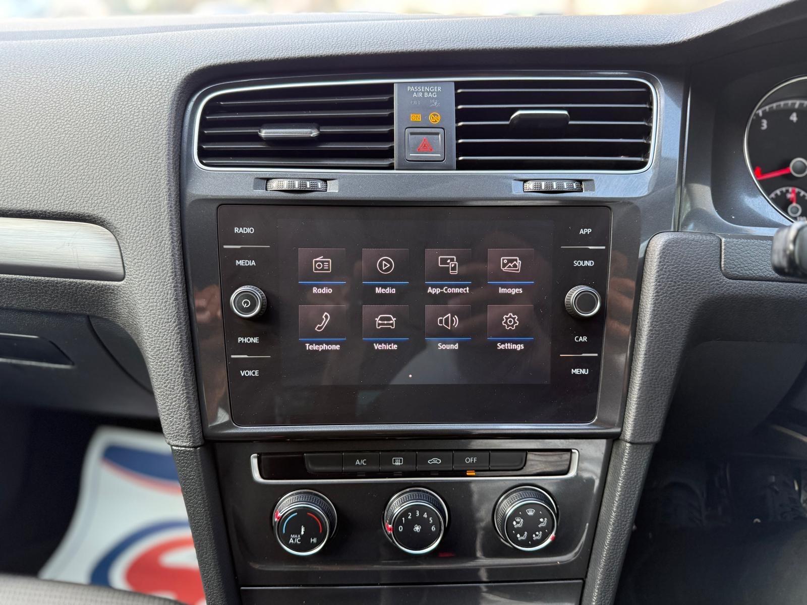 Volkswagen Golf view 35