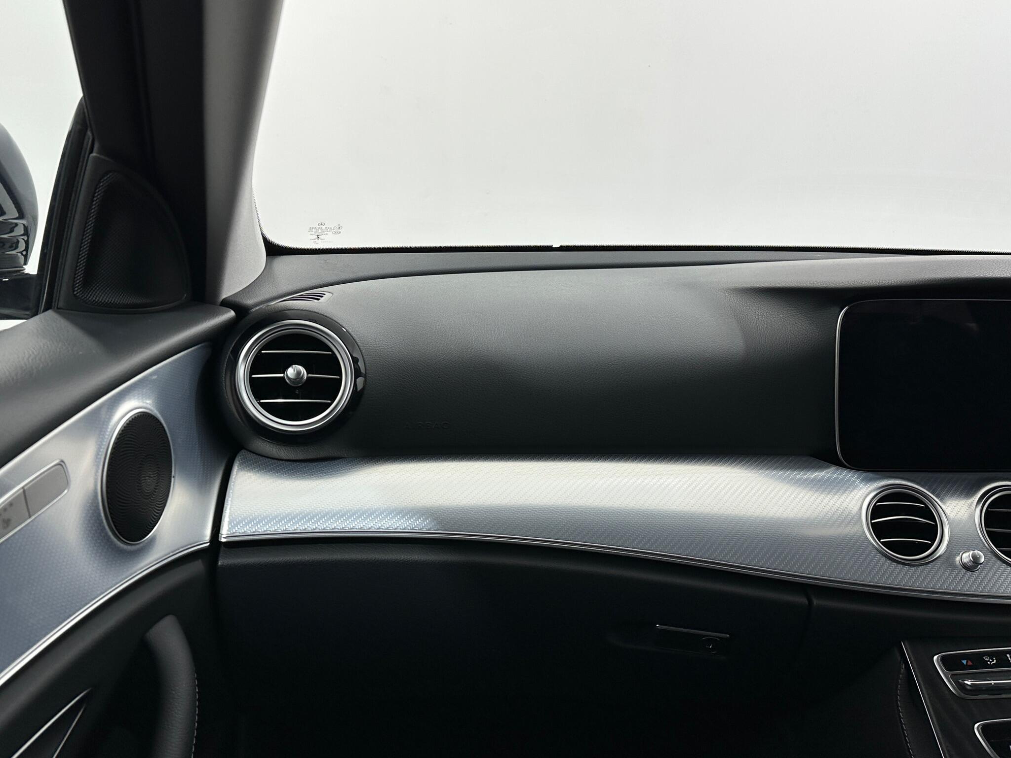 Mercedes-Benz E-Class view 30
