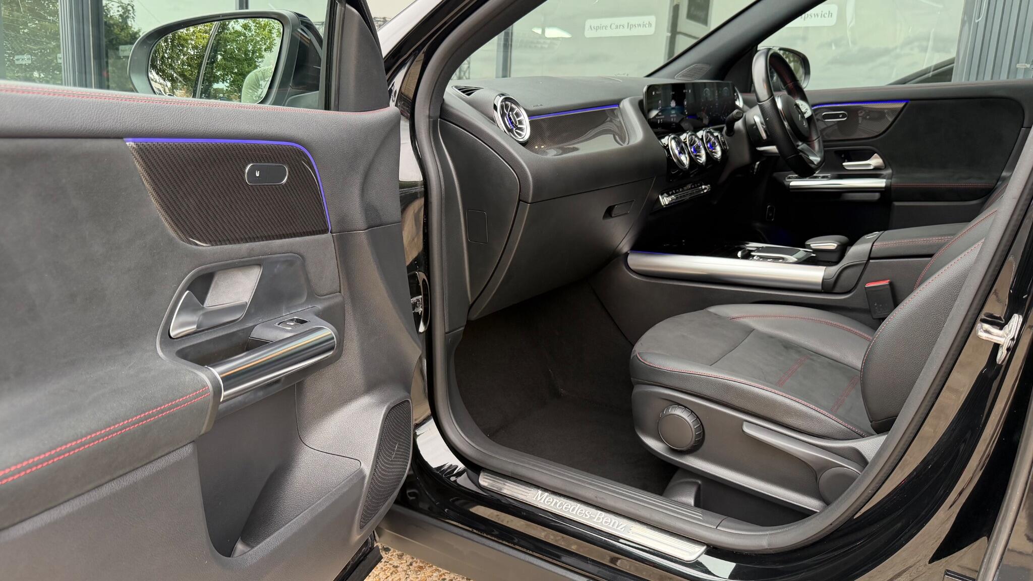 Mercedes-Benz Gla view 13