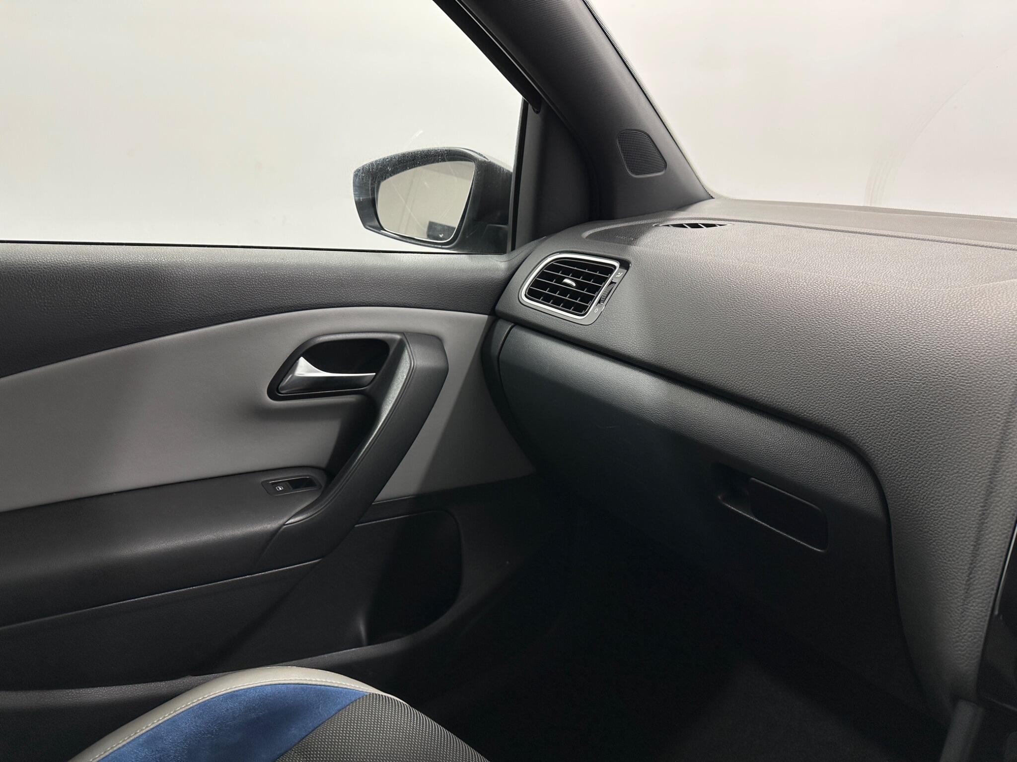Volkswagen Polo view 25