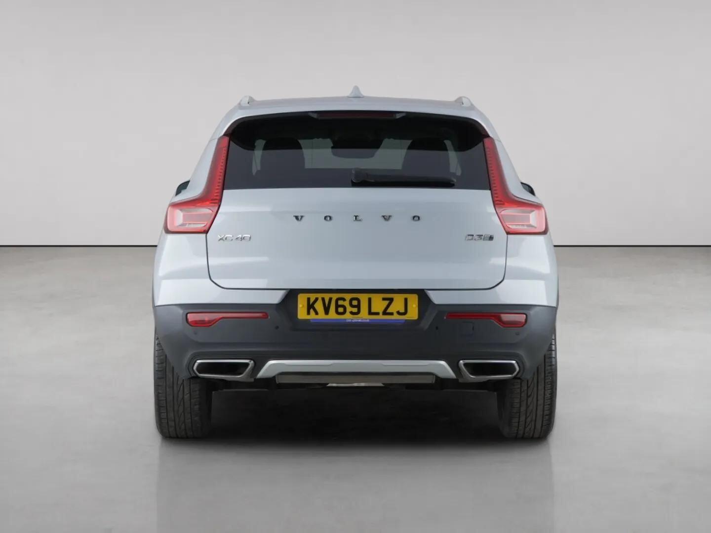Volvo XC40 view 7