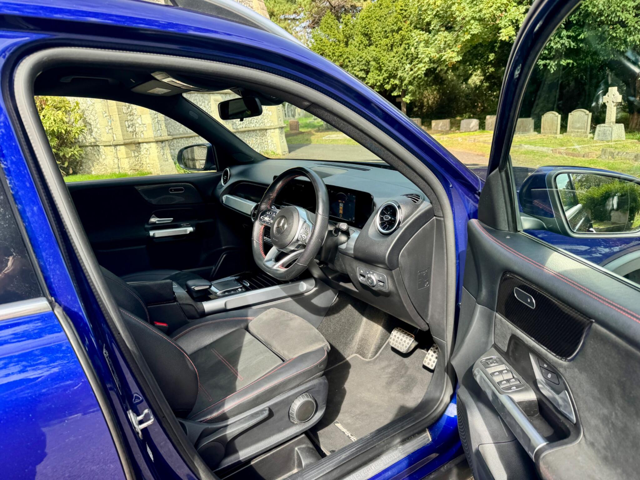 Mercedes-Benz GLB view 34