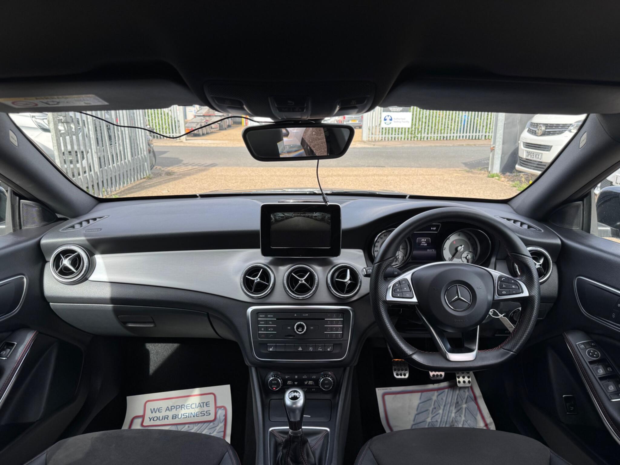 Mercedes-Benz Cla view 13