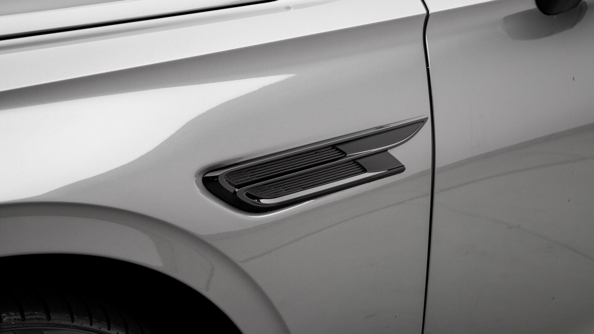 Bentley Flying Spur view 12