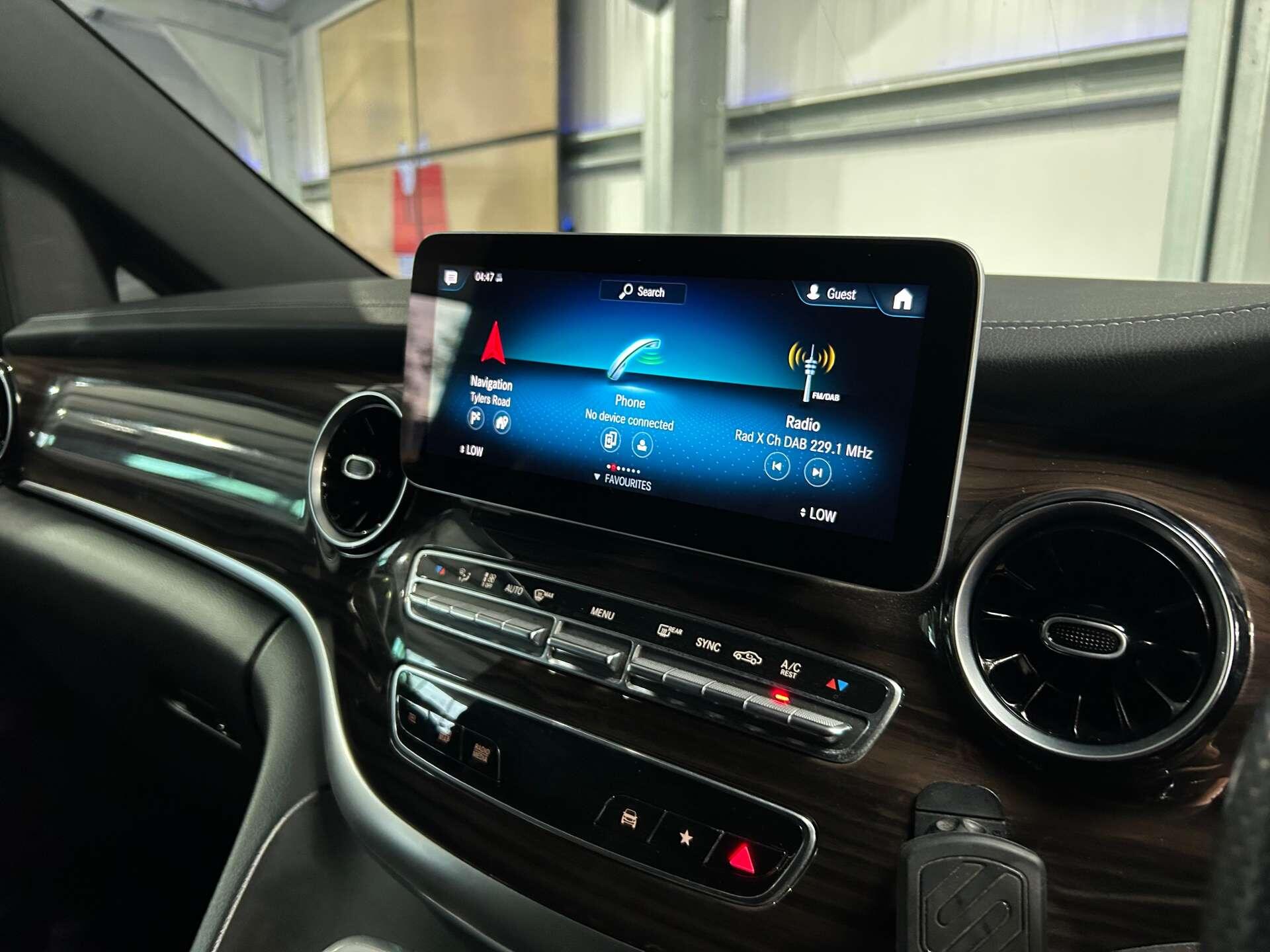 Mercedes-Benz V Class view 37