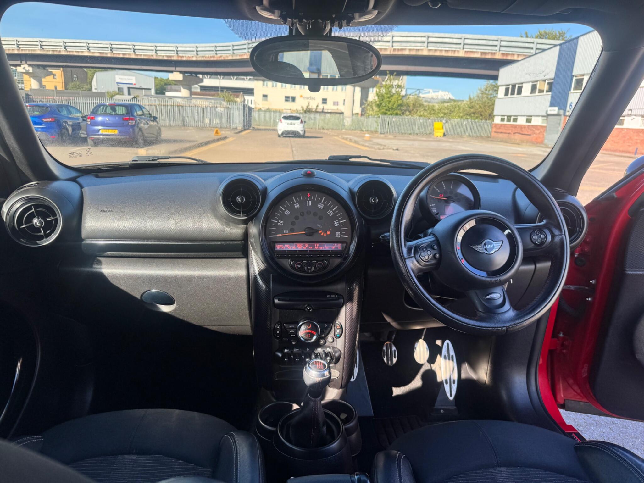 Mini Countryman view 18