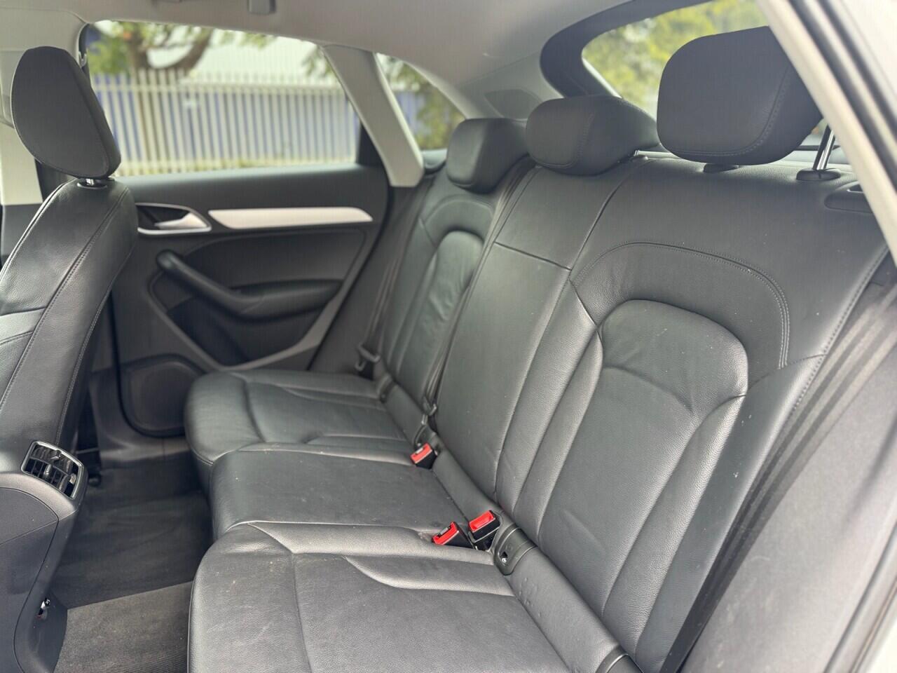 Audi Q3 view 15