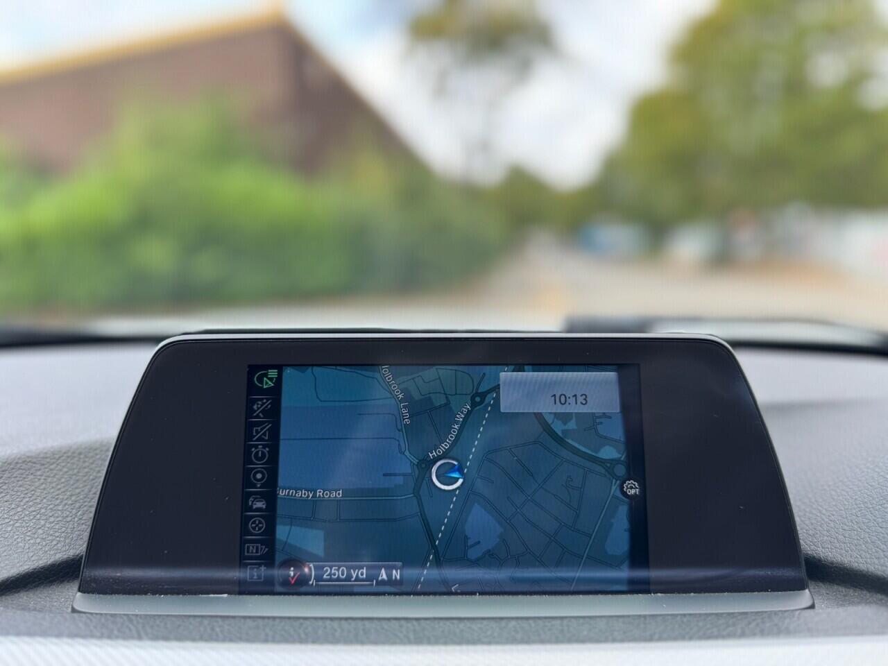 BMW 3 Series view 14