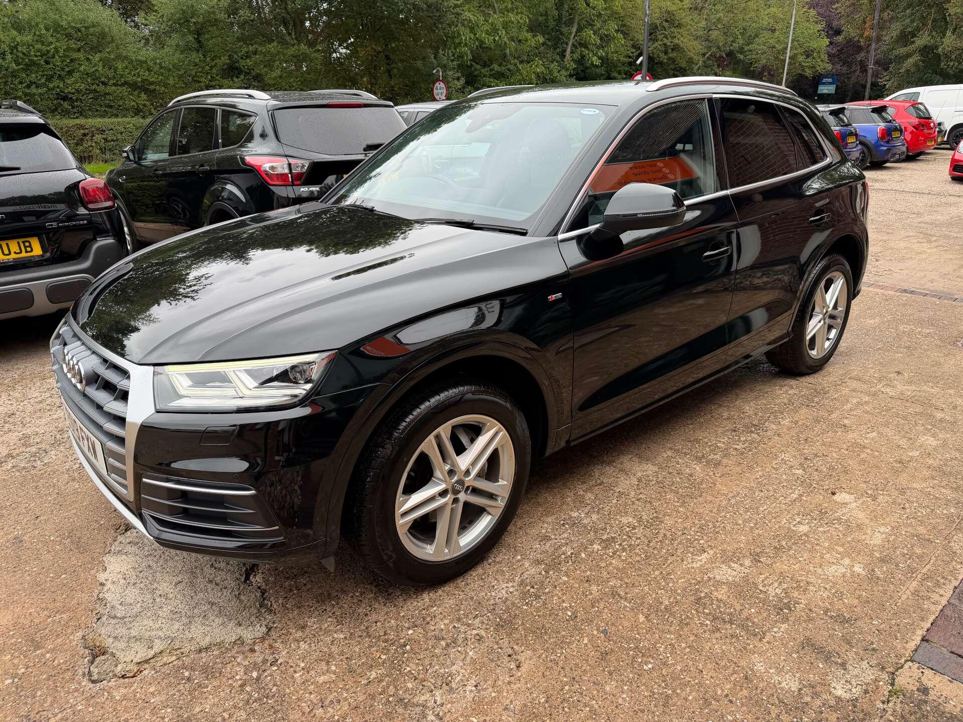 Audi Q5 view 13