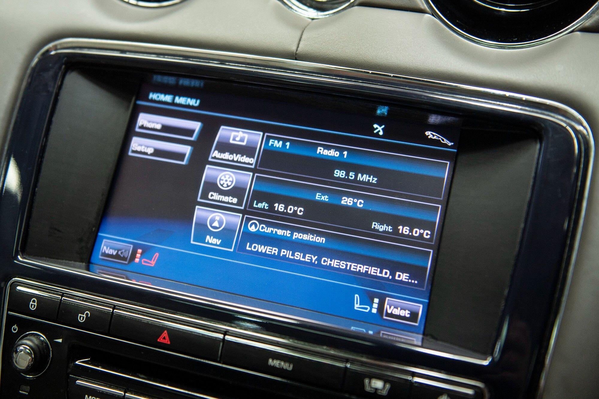 Jaguar XJ view 30