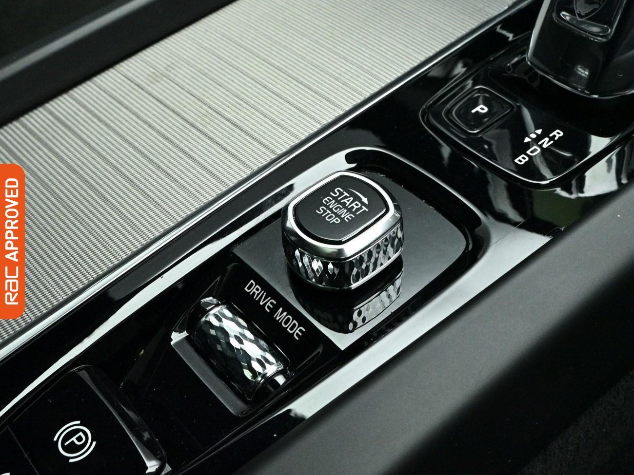 Volvo XC60 view 26