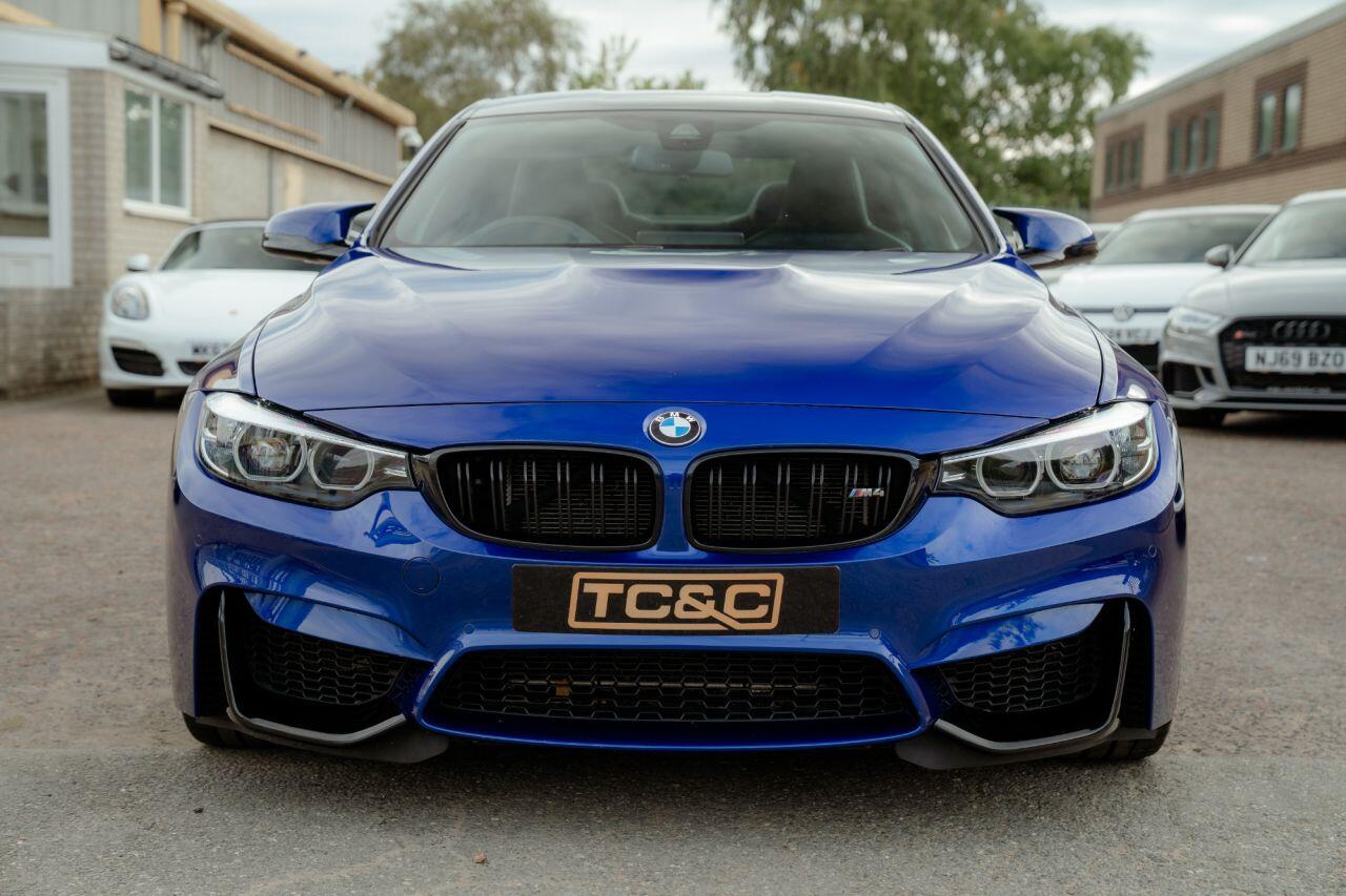 BMW M4 view 8