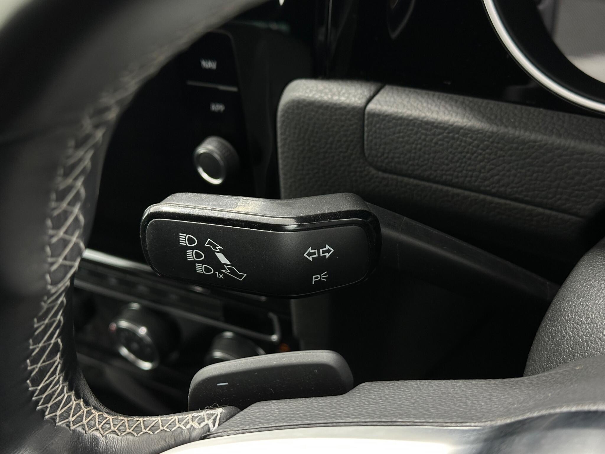 Volkswagen Golf view 14