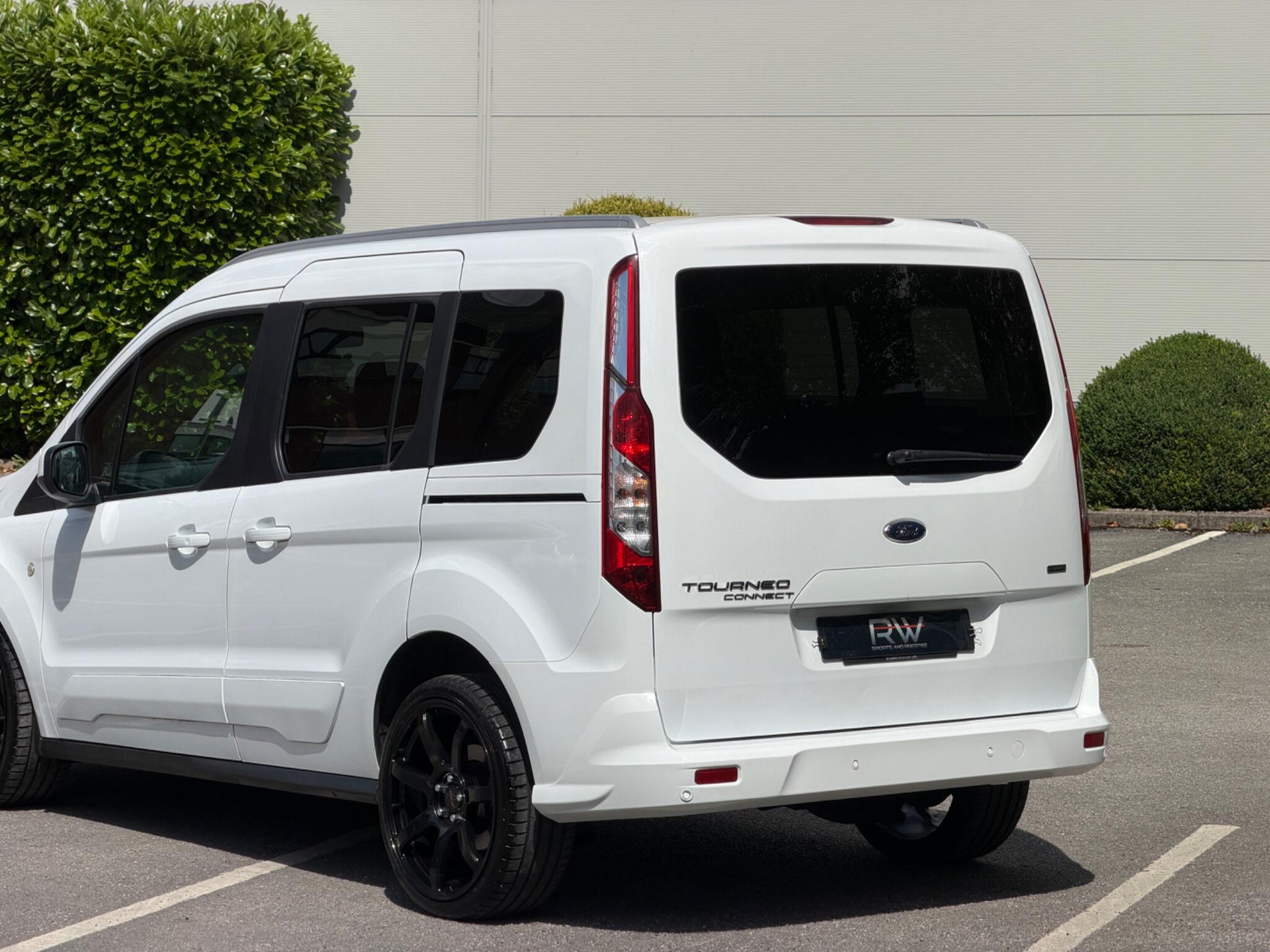 Ford Tourneo Connect view 20