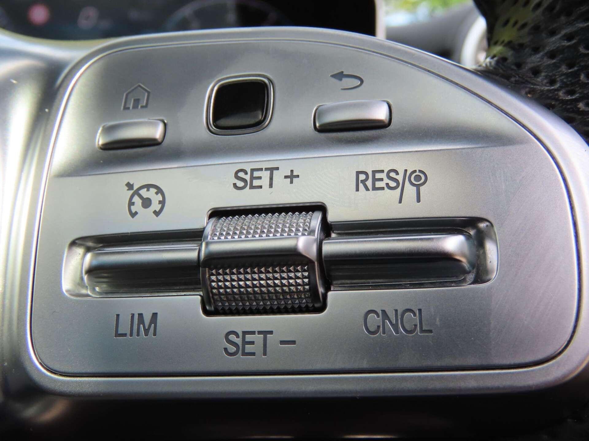 Mercedes-Benz Cla view 15