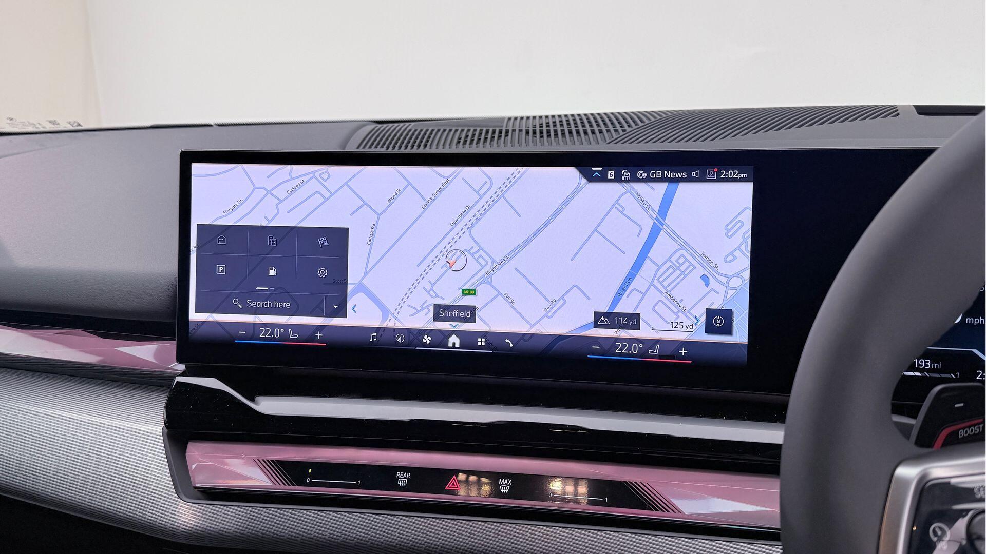 BMW 5 Series view 23