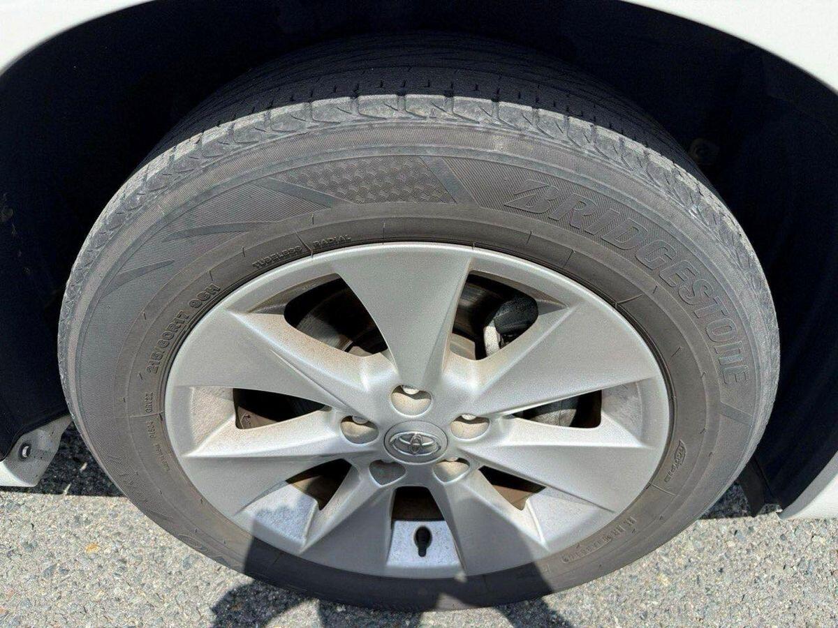 Toyota Alphard view 11