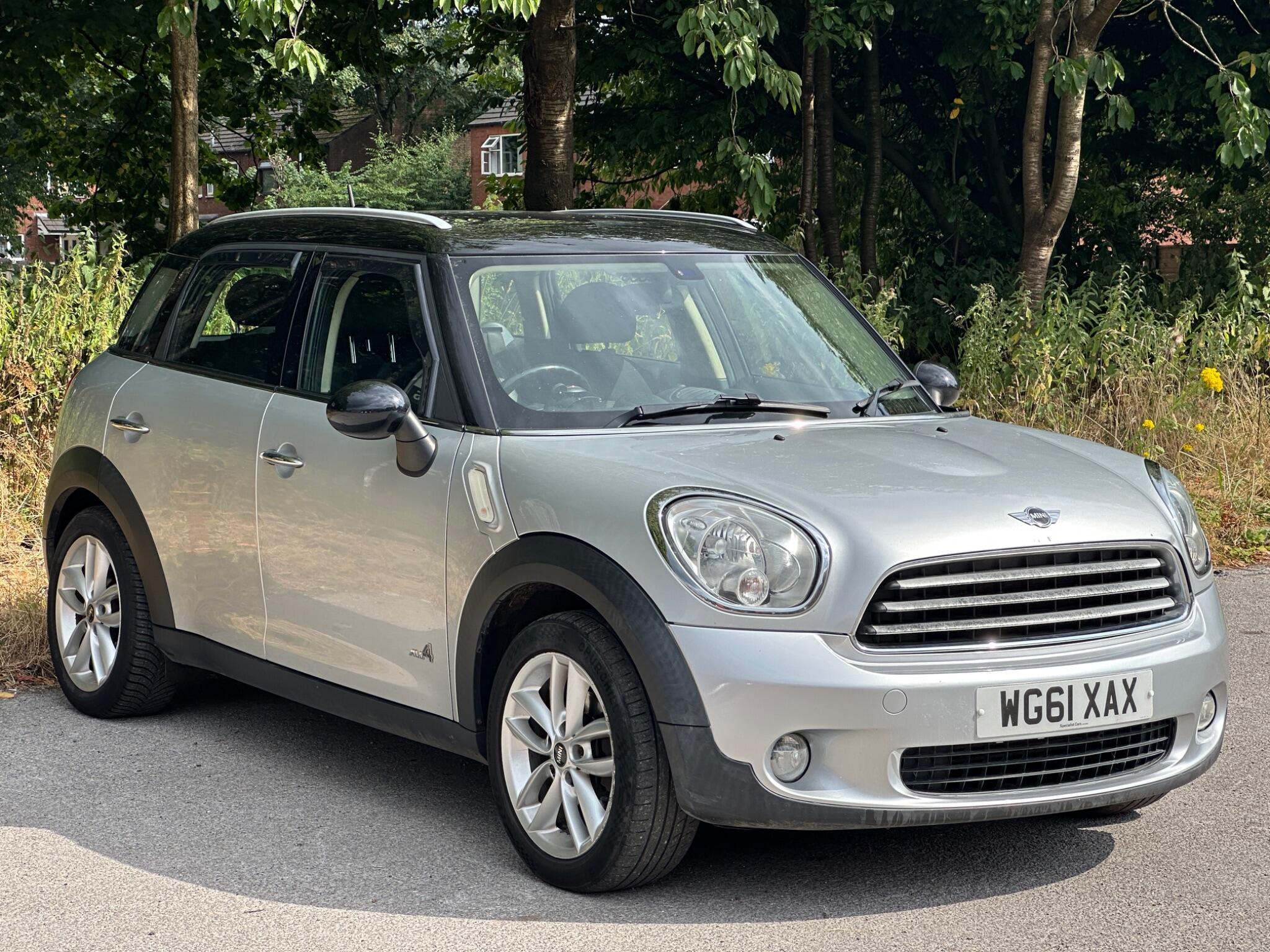 Mini Countryman view 2
