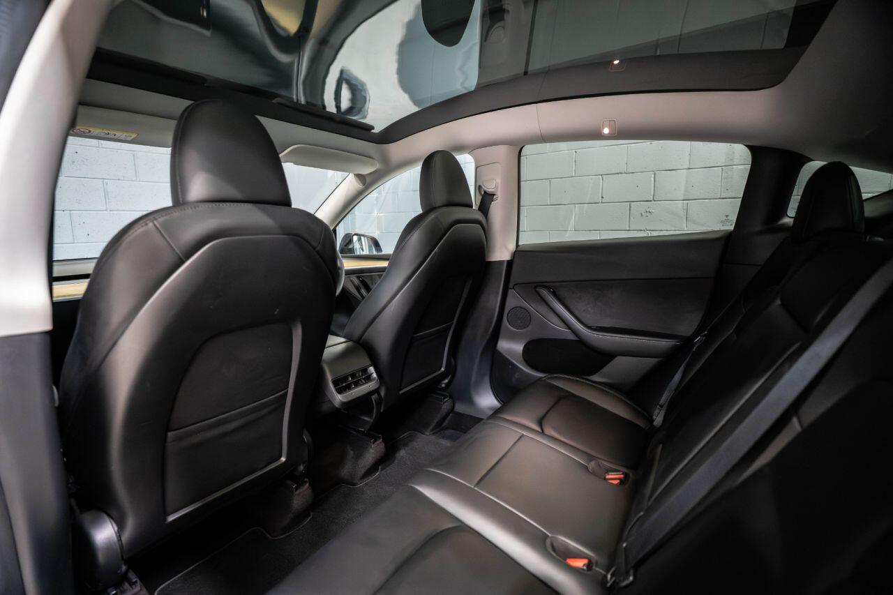 Tesla Model Y view 19